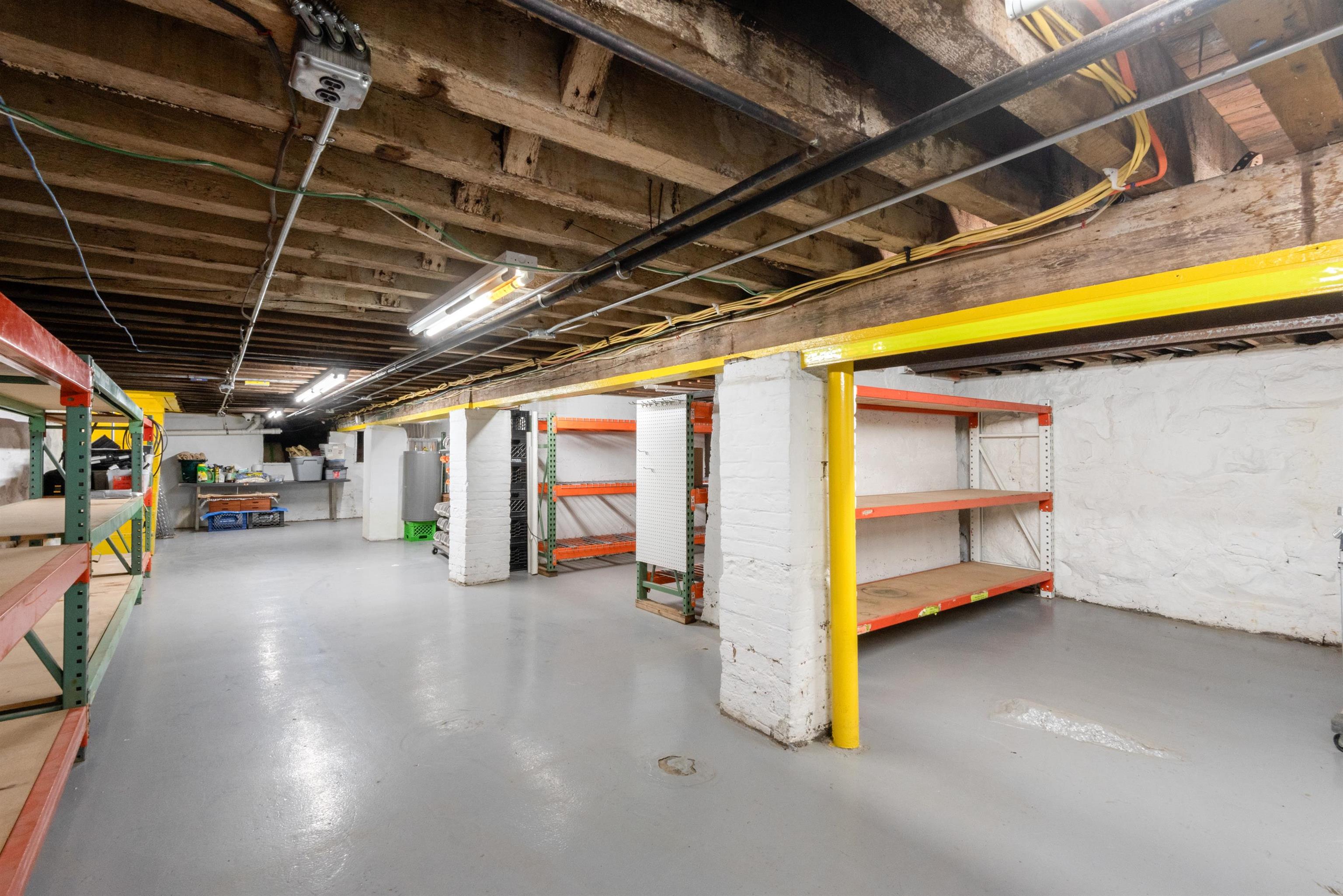 527 10TH ST Unit: 1