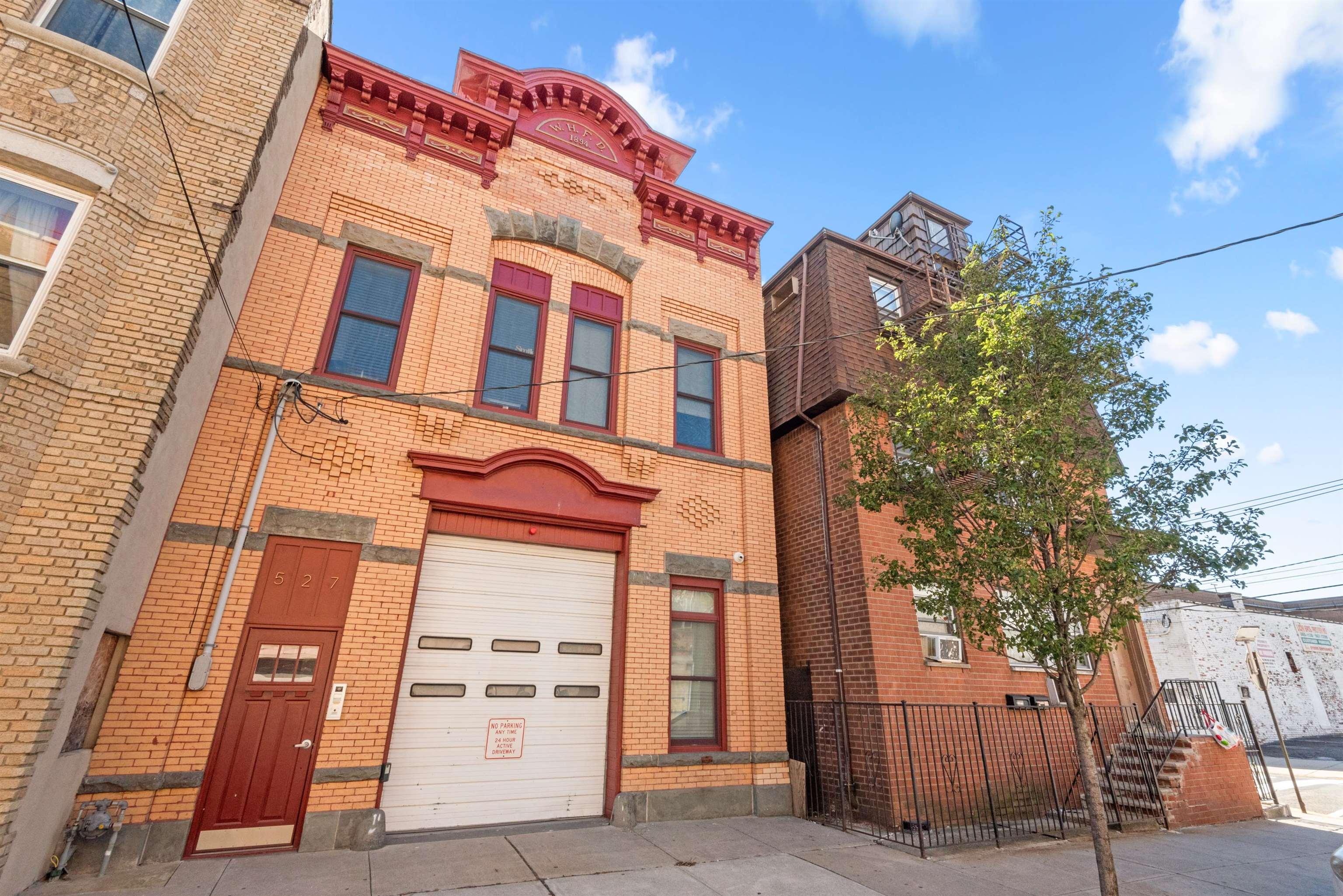 527 10TH ST Unit: 1