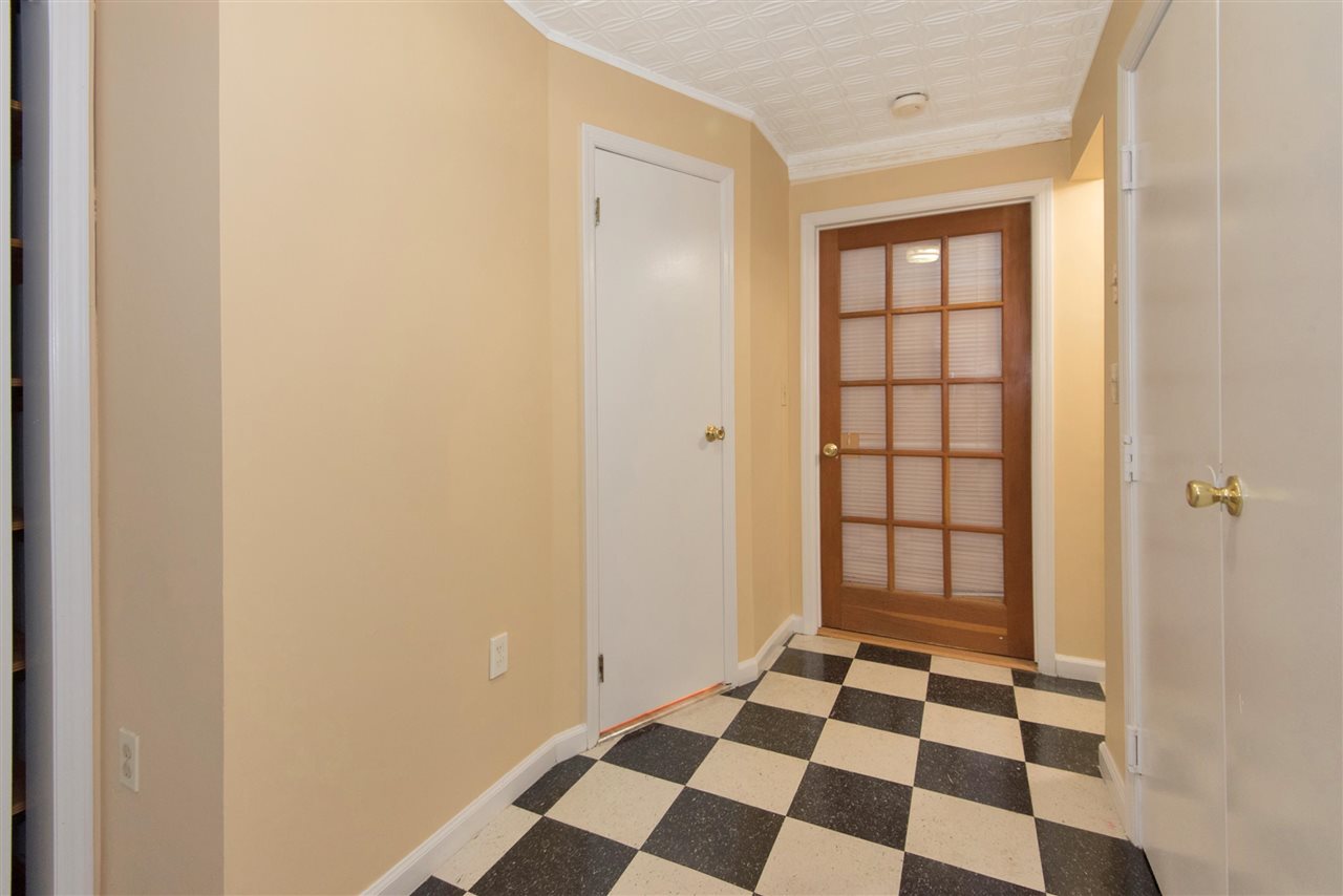 230 GARDEN ST Unit: 1
