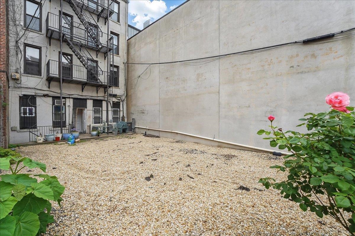 123 WASHINGTON ST Unit: 4R