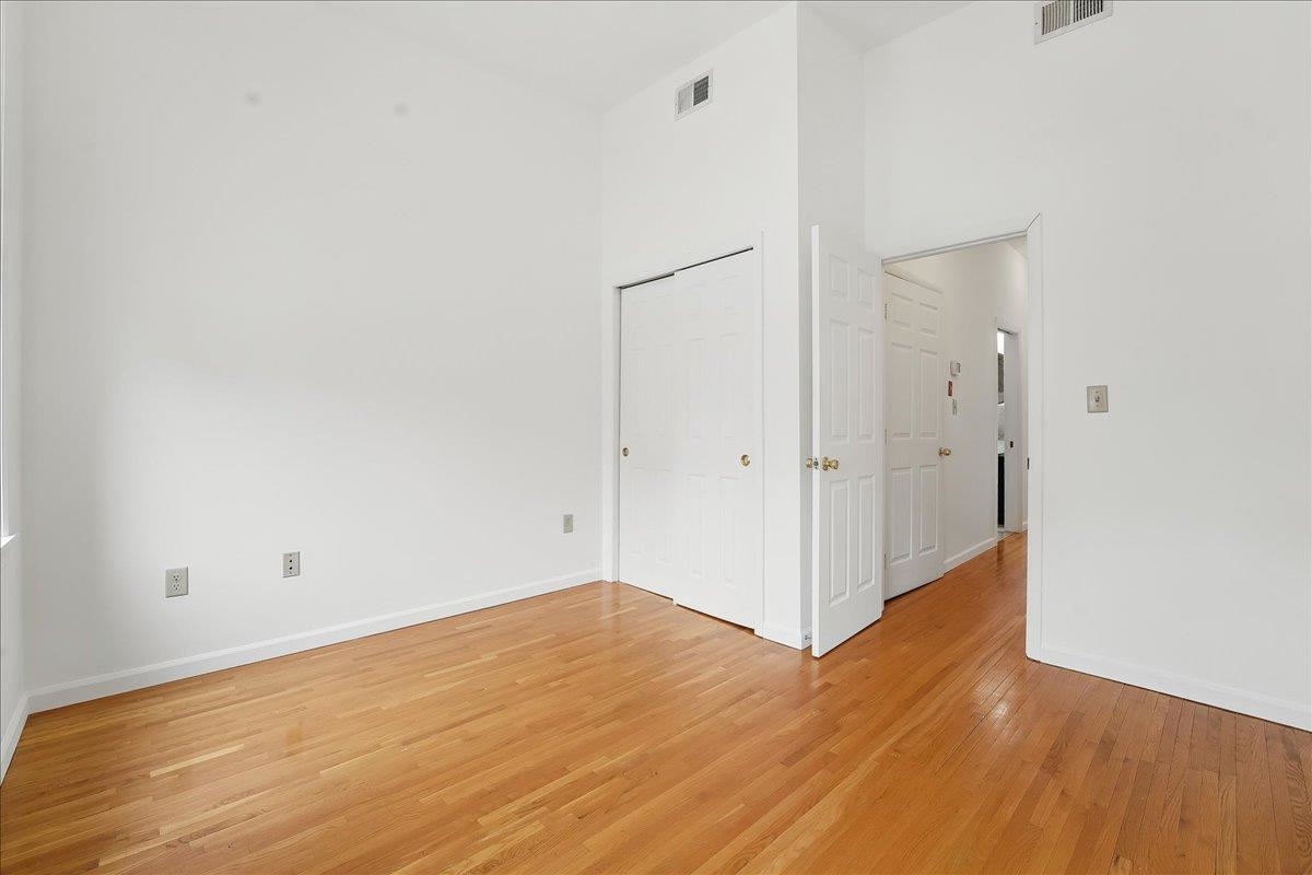 123 WASHINGTON ST Unit: 4R