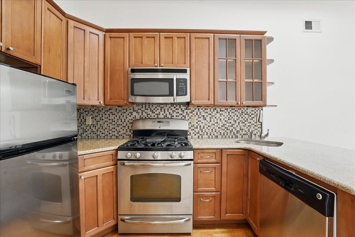123 WASHINGTON ST Unit: 4R
