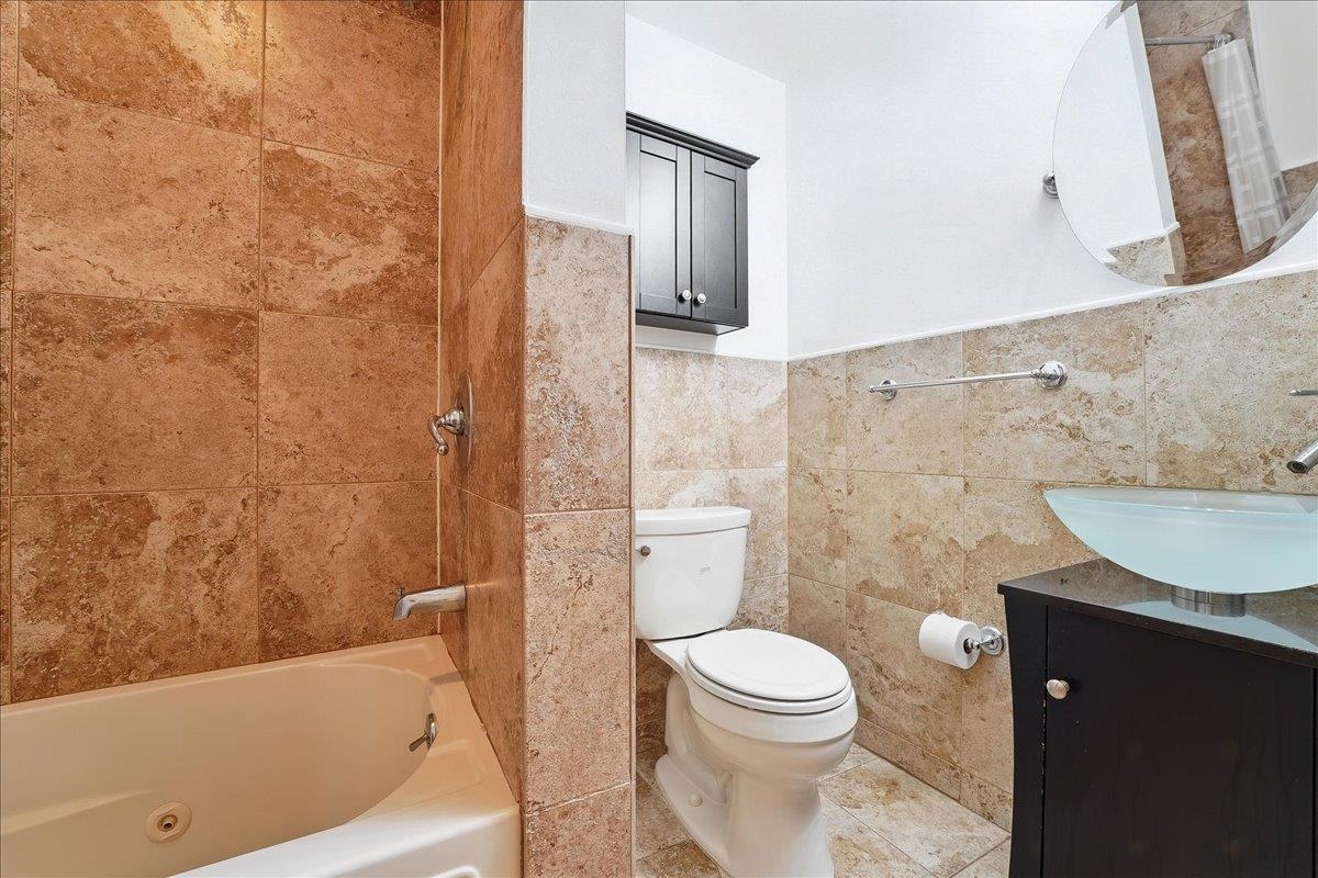123 WASHINGTON ST Unit: 4R