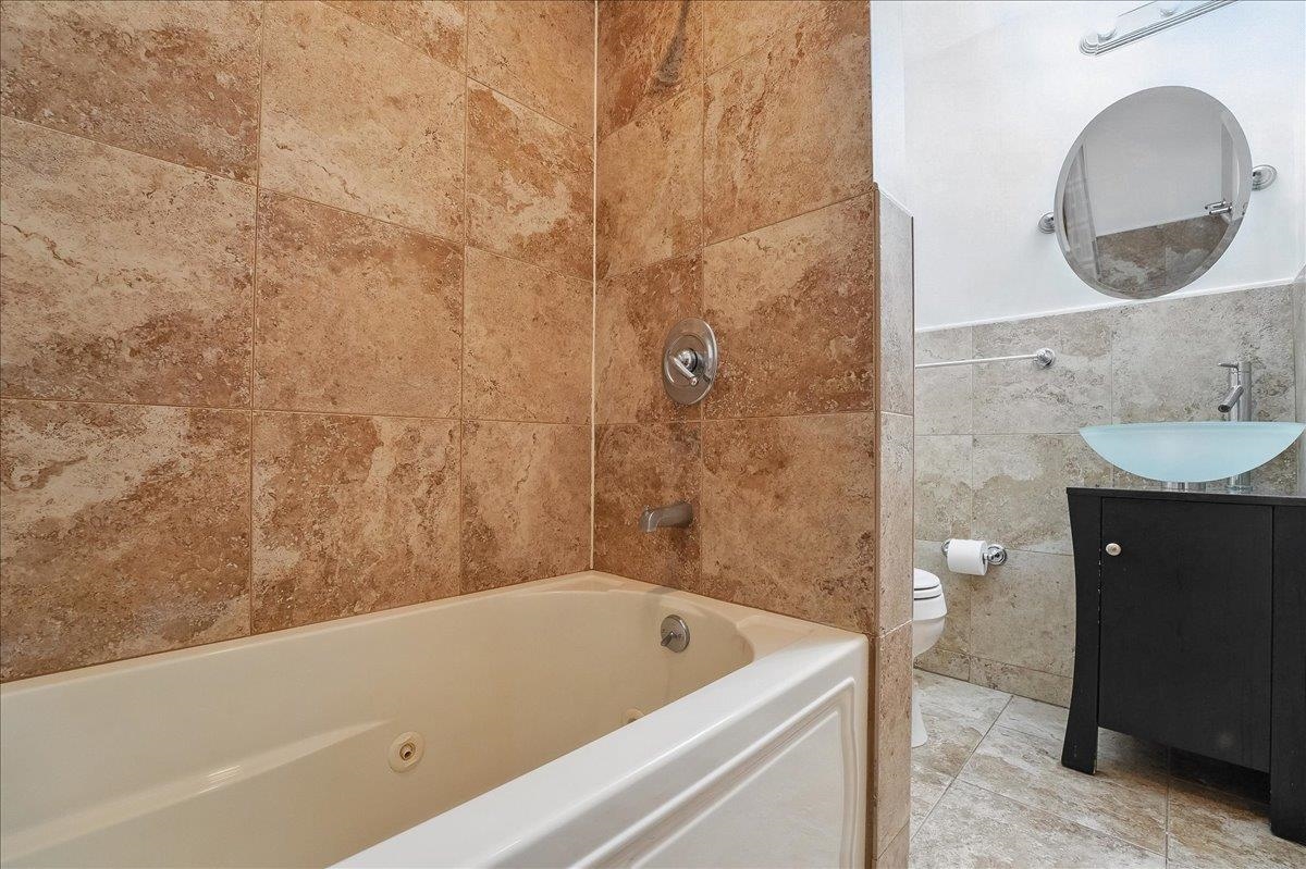 123 WASHINGTON ST Unit: 4R