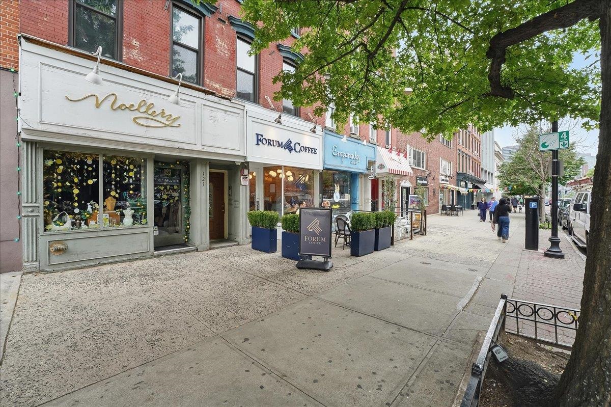 123 WASHINGTON ST Unit: 4R