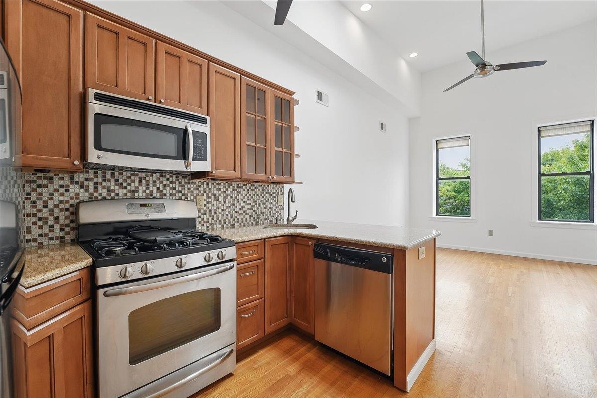 123 WASHINGTON ST Unit: 4R