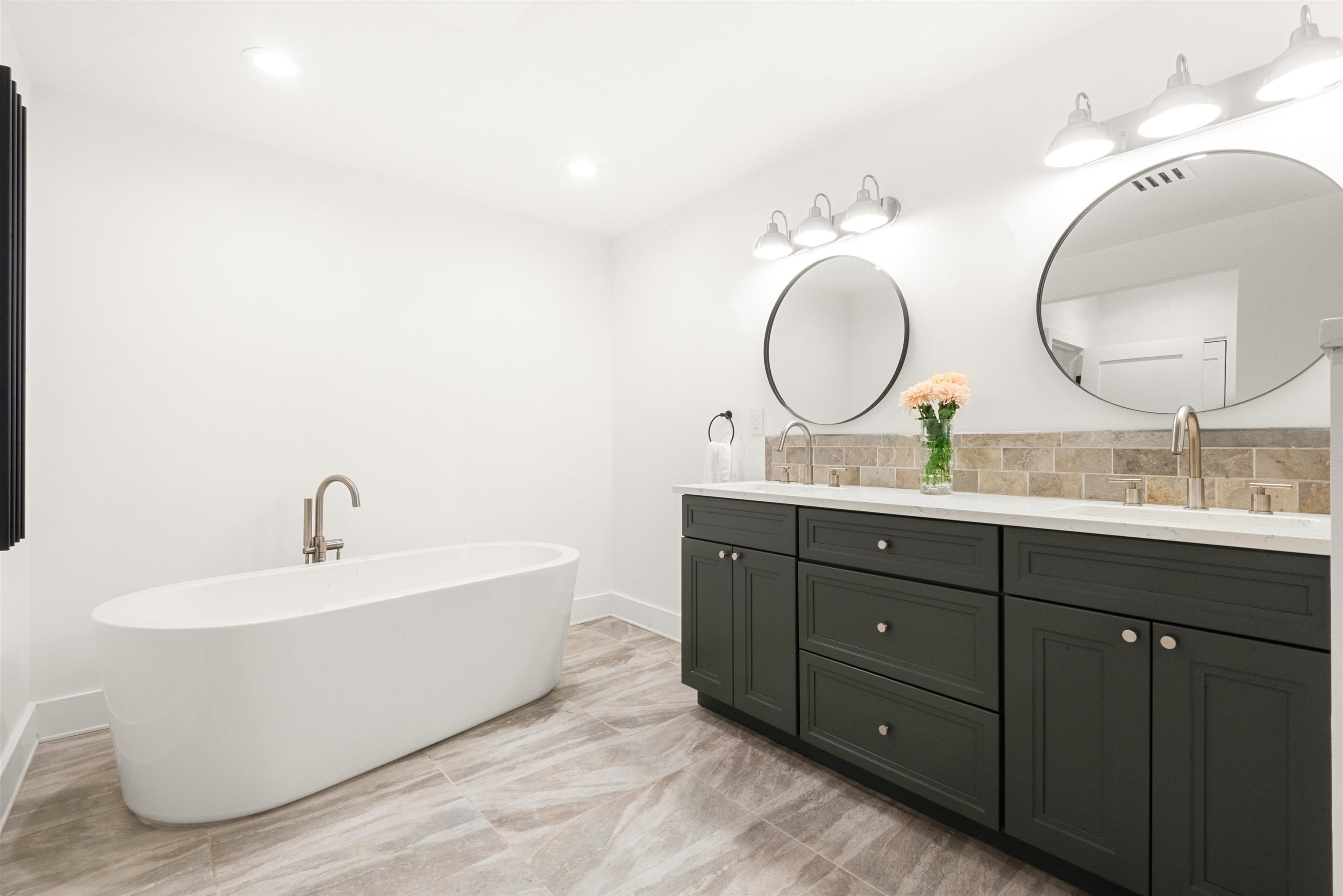 299 PAVONIA AVE Unit: 108