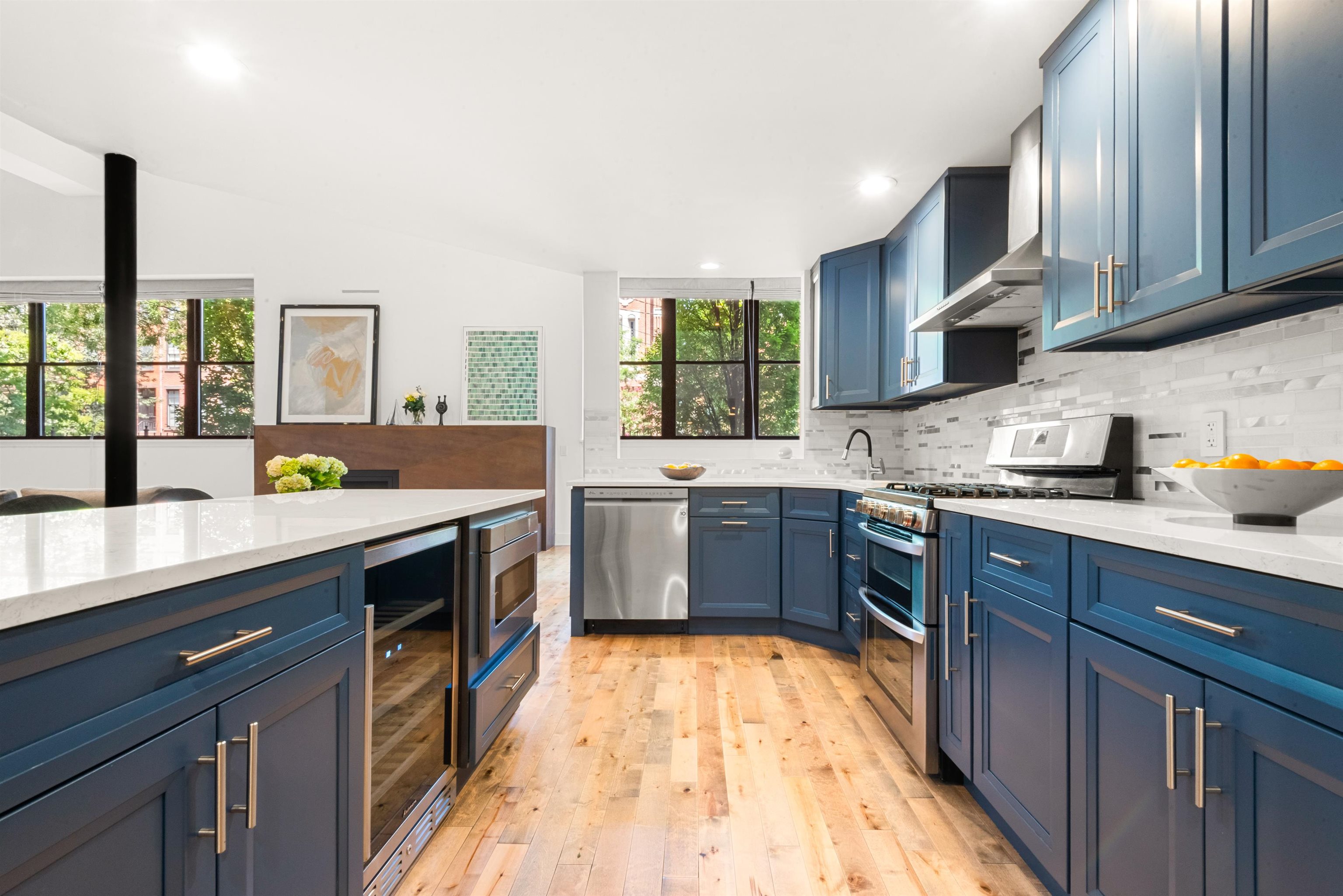 299 PAVONIA AVE Unit: 108