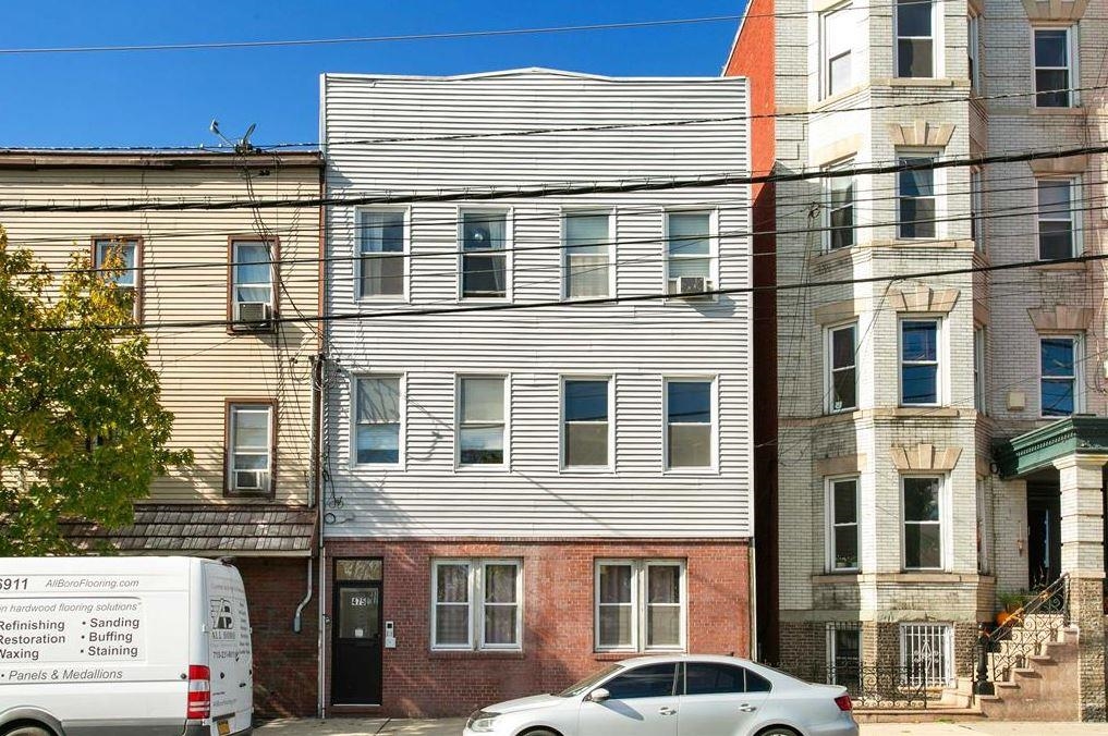 475 PALISADE AVE Unit: 4