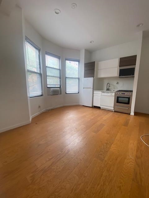 193 OGDEN AVE Unit: 2E