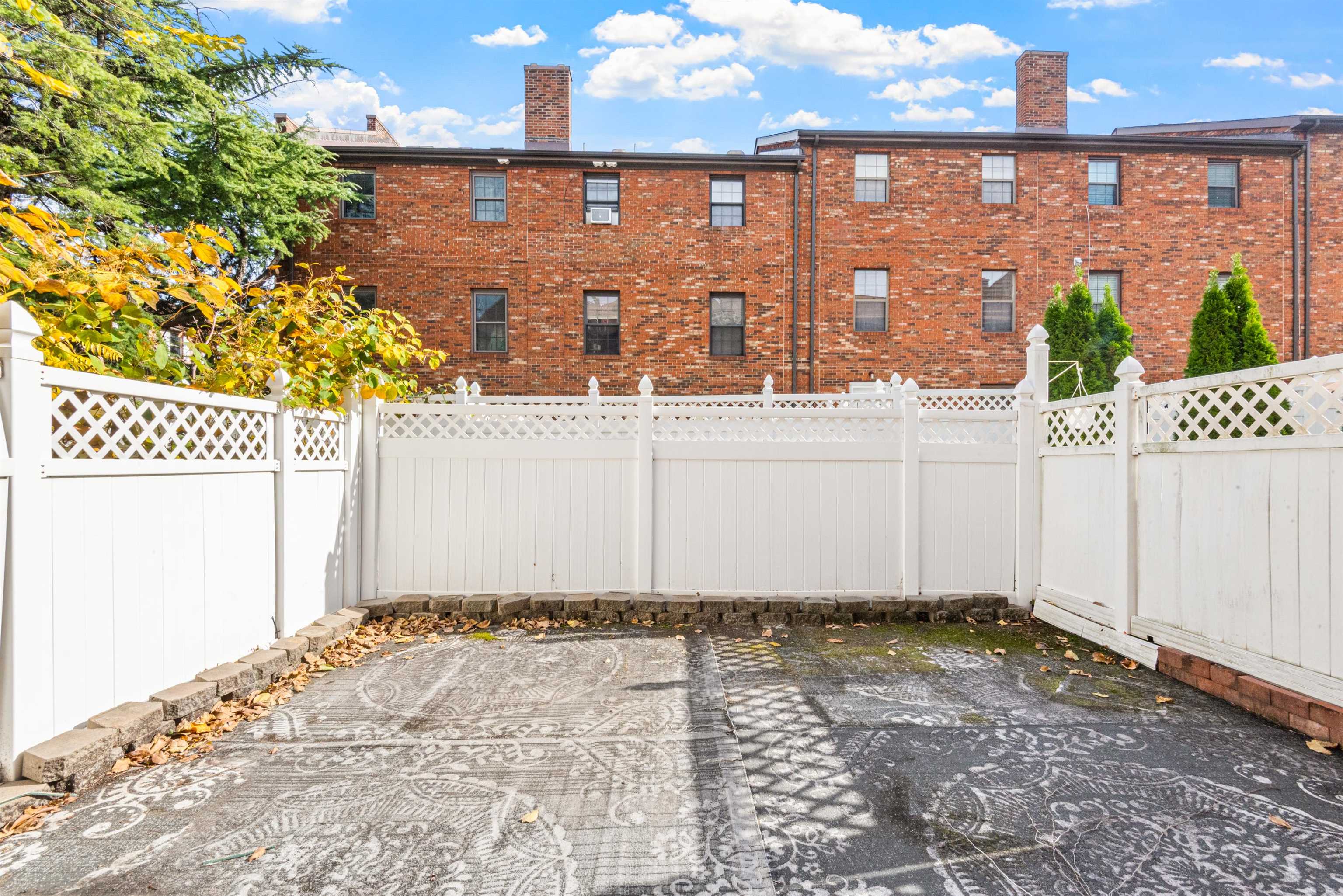 3651 MEADOW LANE