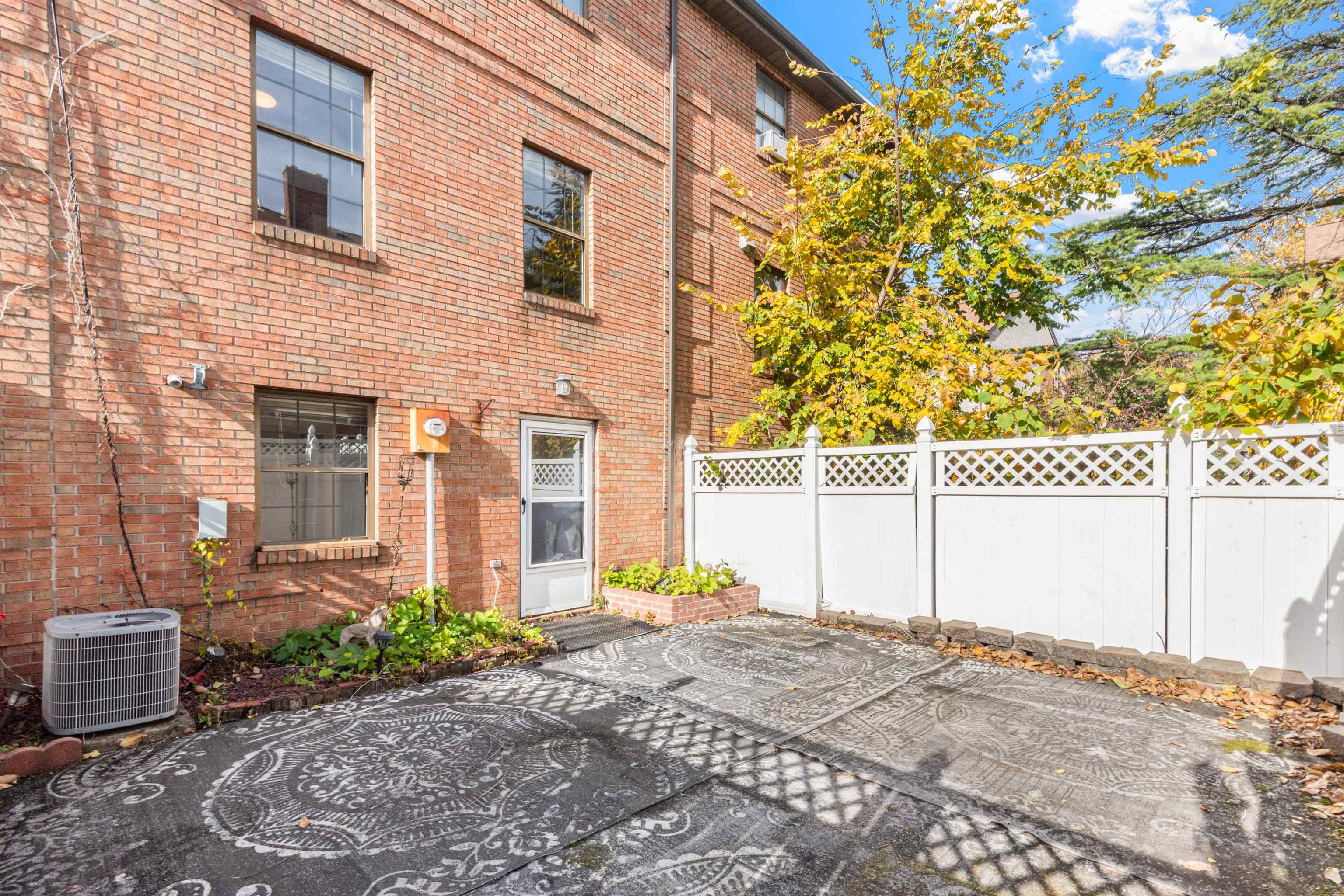 3651 MEADOW LANE
