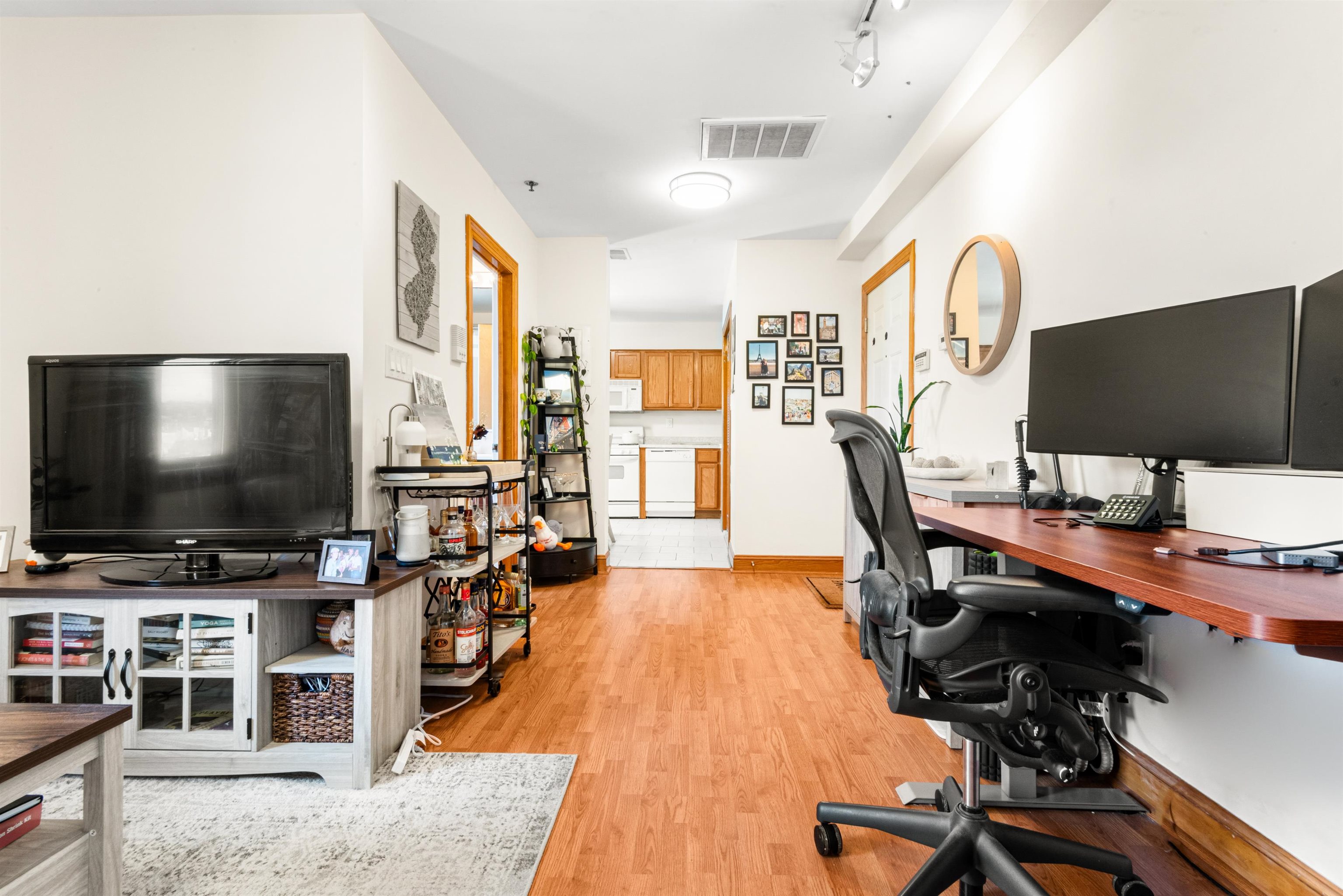 84 BLOOMFIELD ST Unit: 17