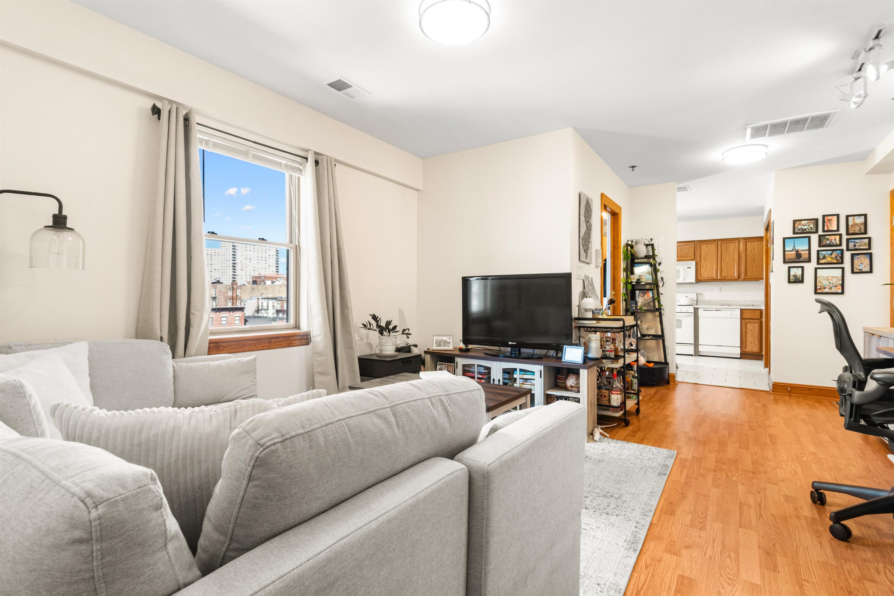 84 BLOOMFIELD ST Unit: 17