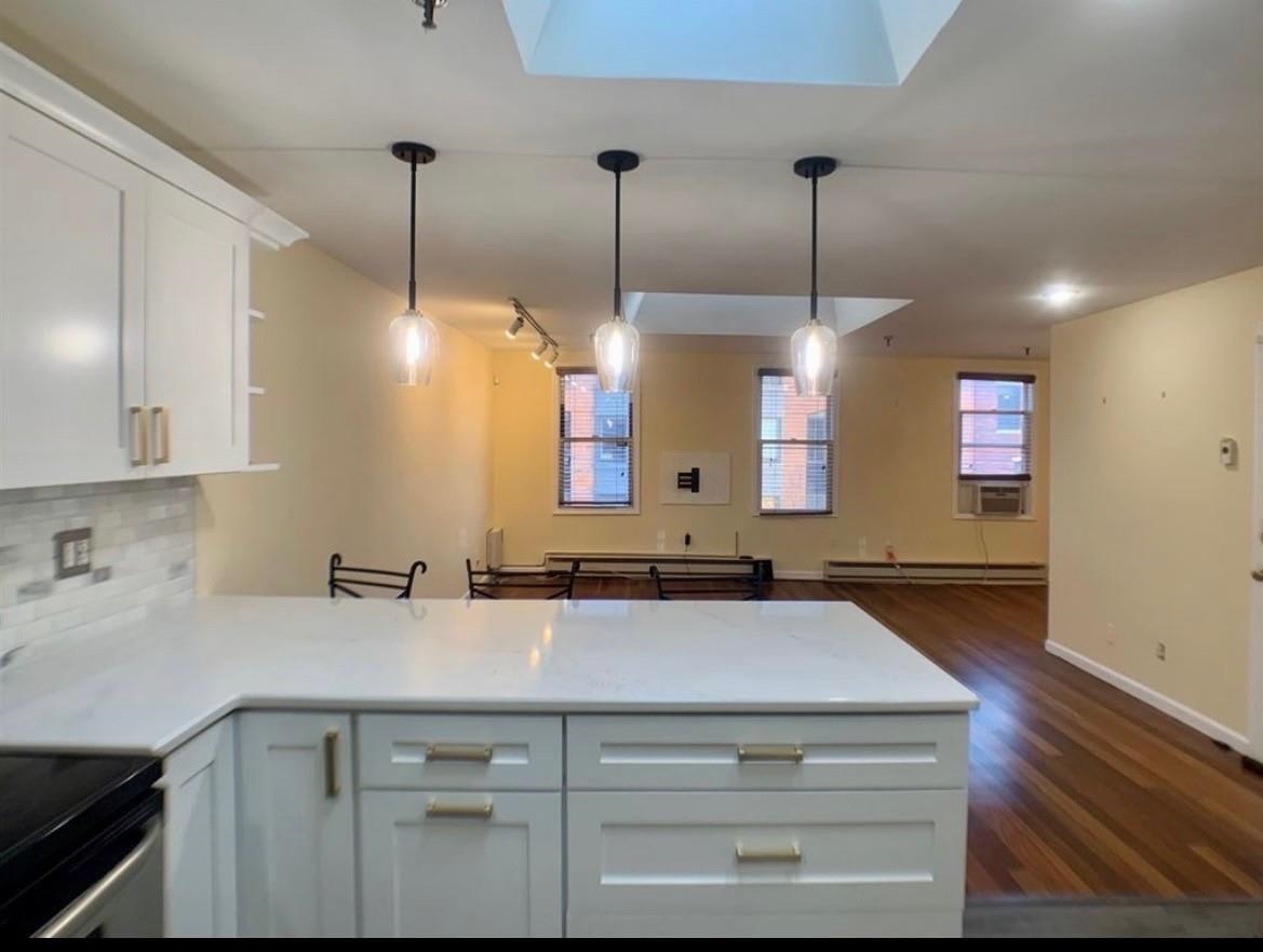 84 MONROE ST Unit: 4