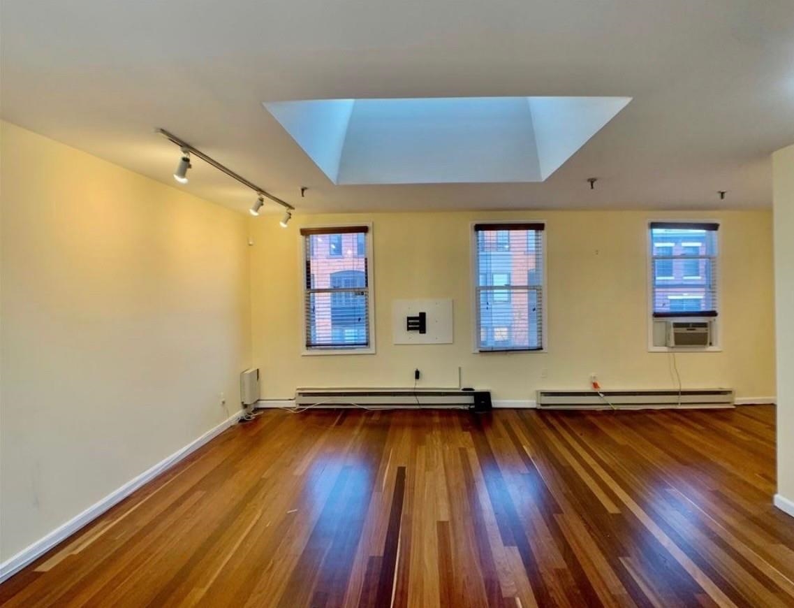 84 MONROE ST Unit: 4