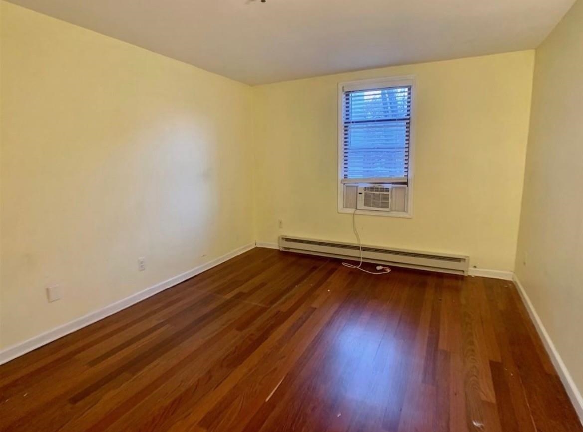 84 MONROE ST Unit: 4