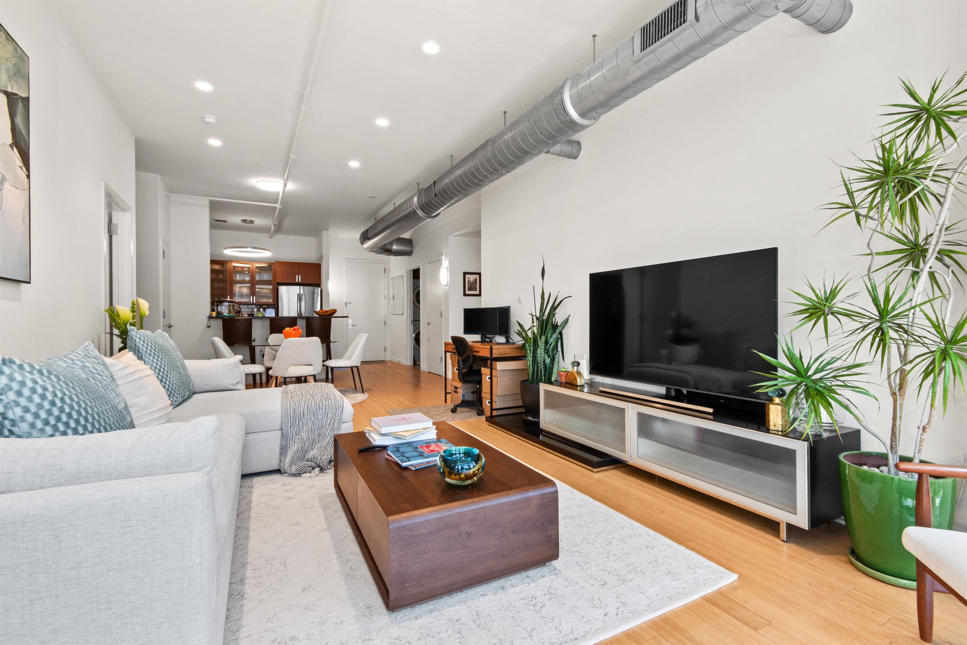 234 10TH ST Unit: 511