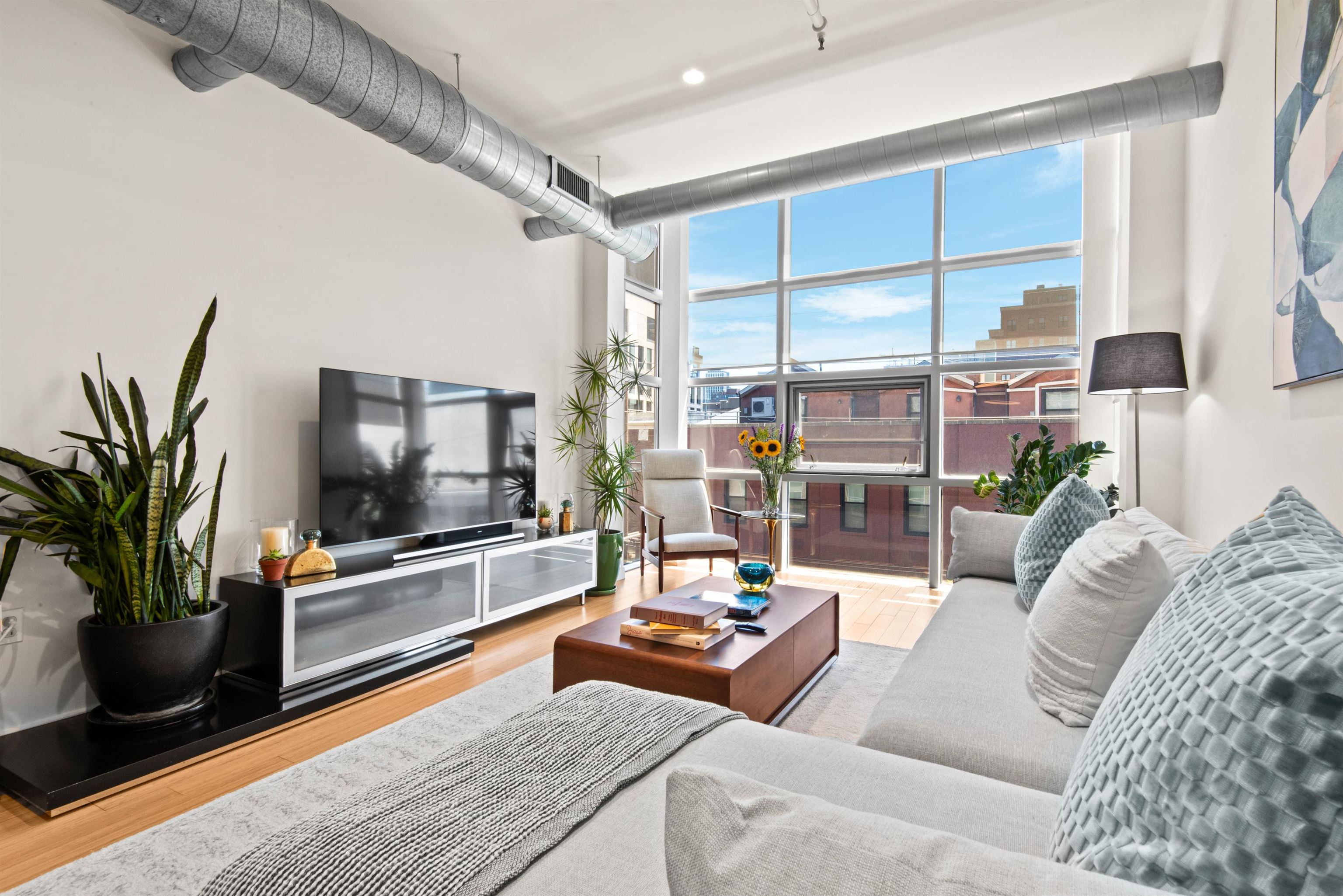 234 10TH ST Unit: 511
