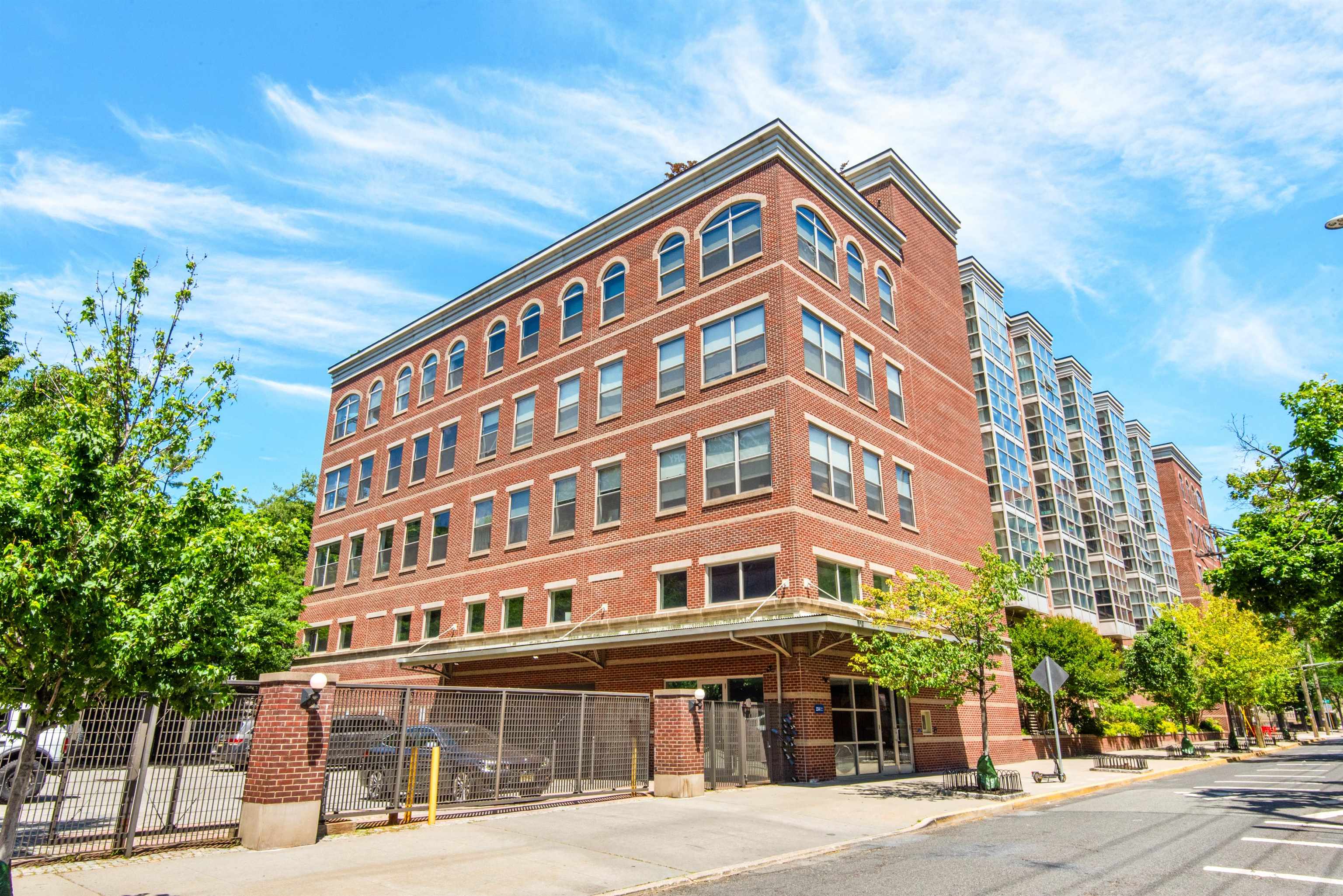 234 10TH ST Unit: 511