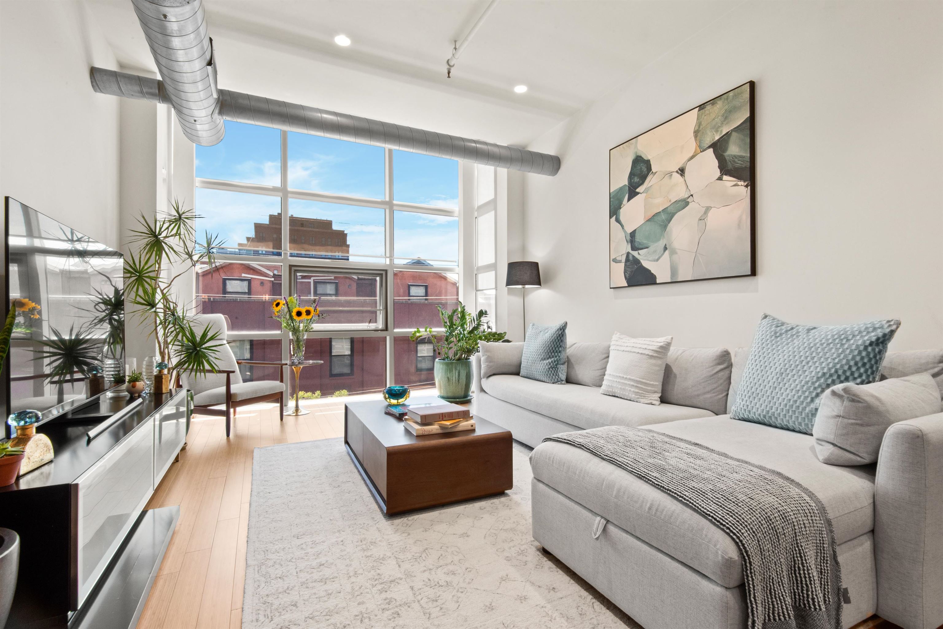 234 10TH ST Unit: 511