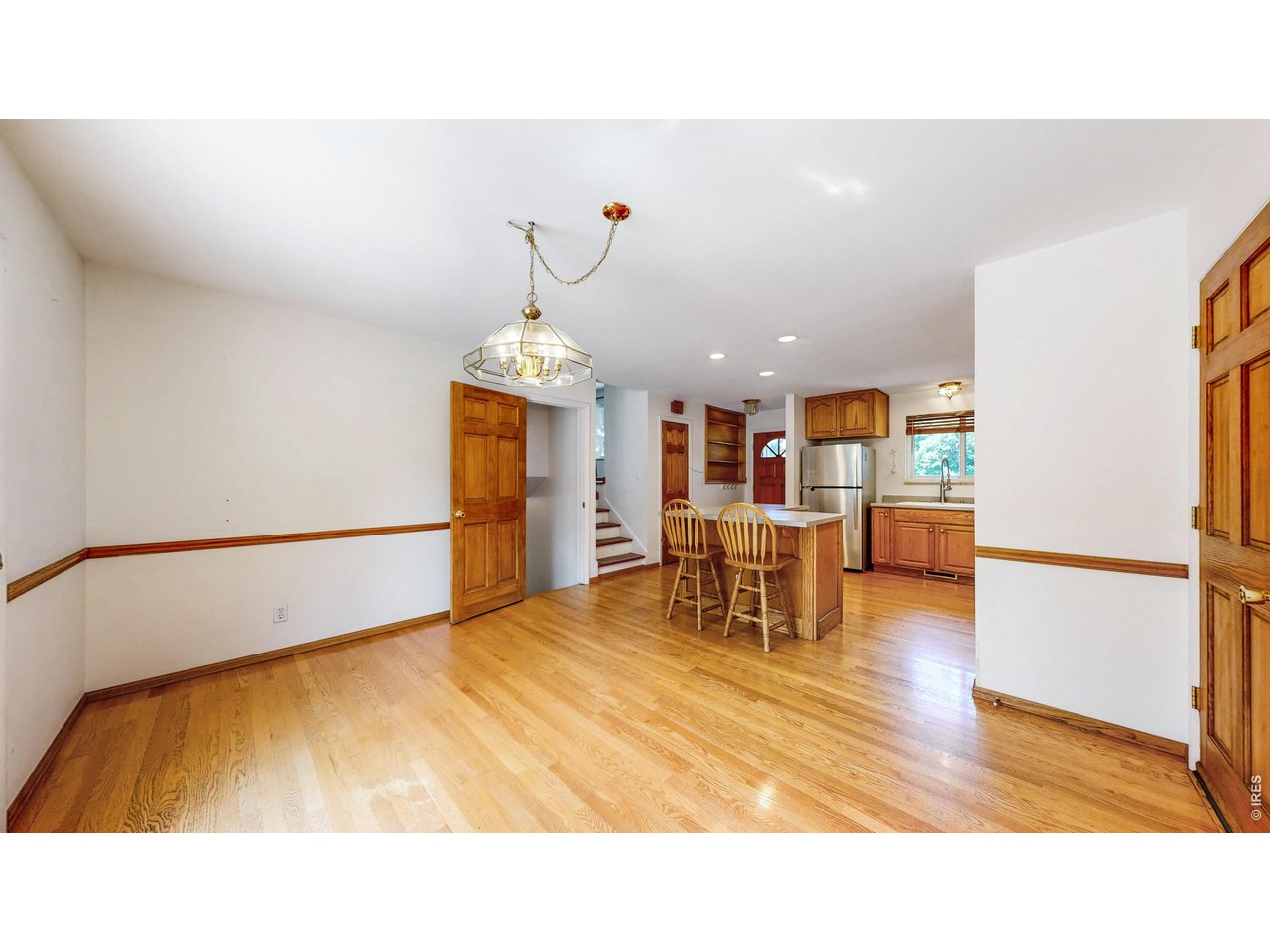 915 Yale Rd