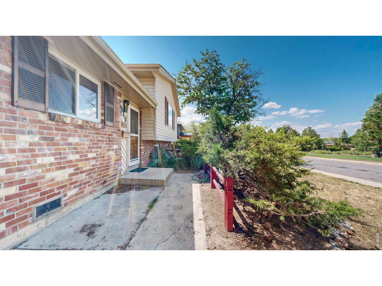 915 Yale Rd