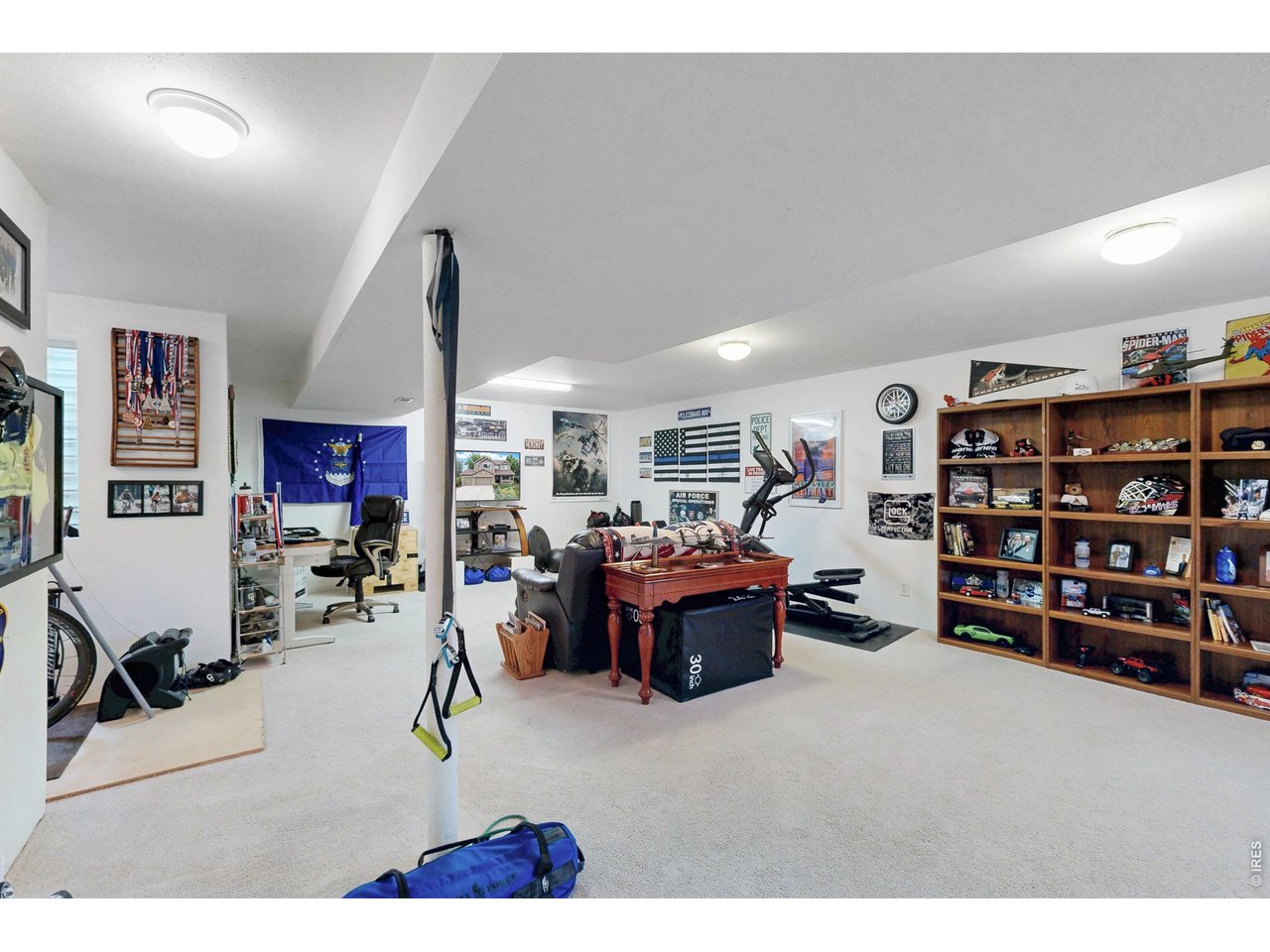 2313 Village Ln