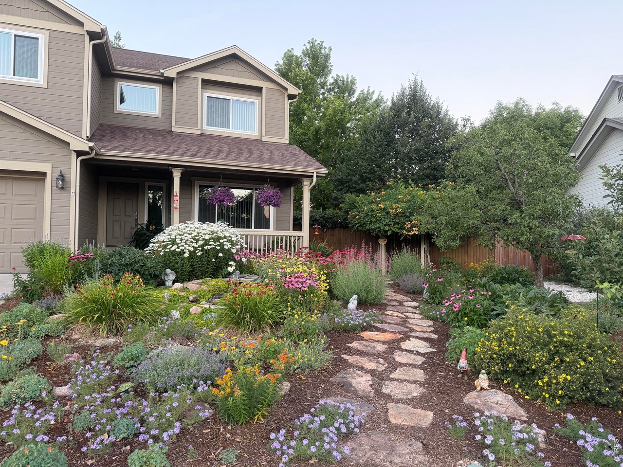 2313 Village Ln