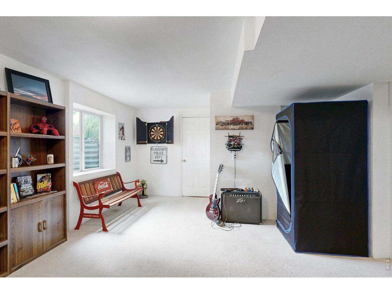 2313 Village Ln