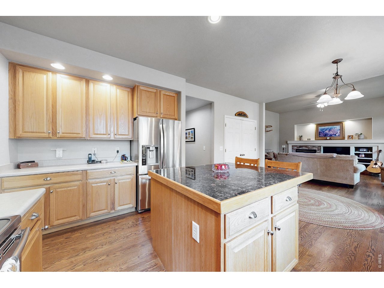 2313 Village Ln