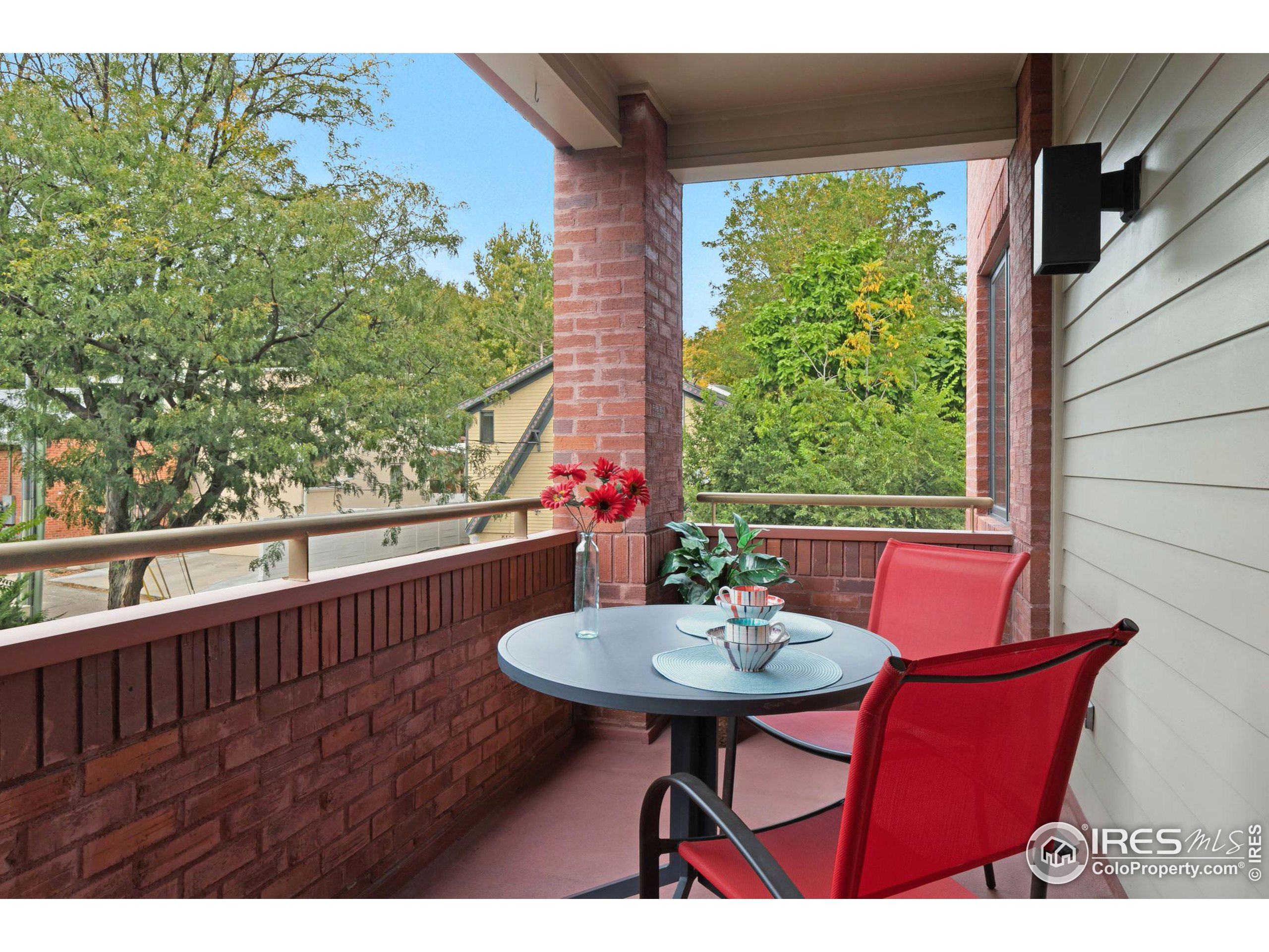 624 Pearl St Unit: 203