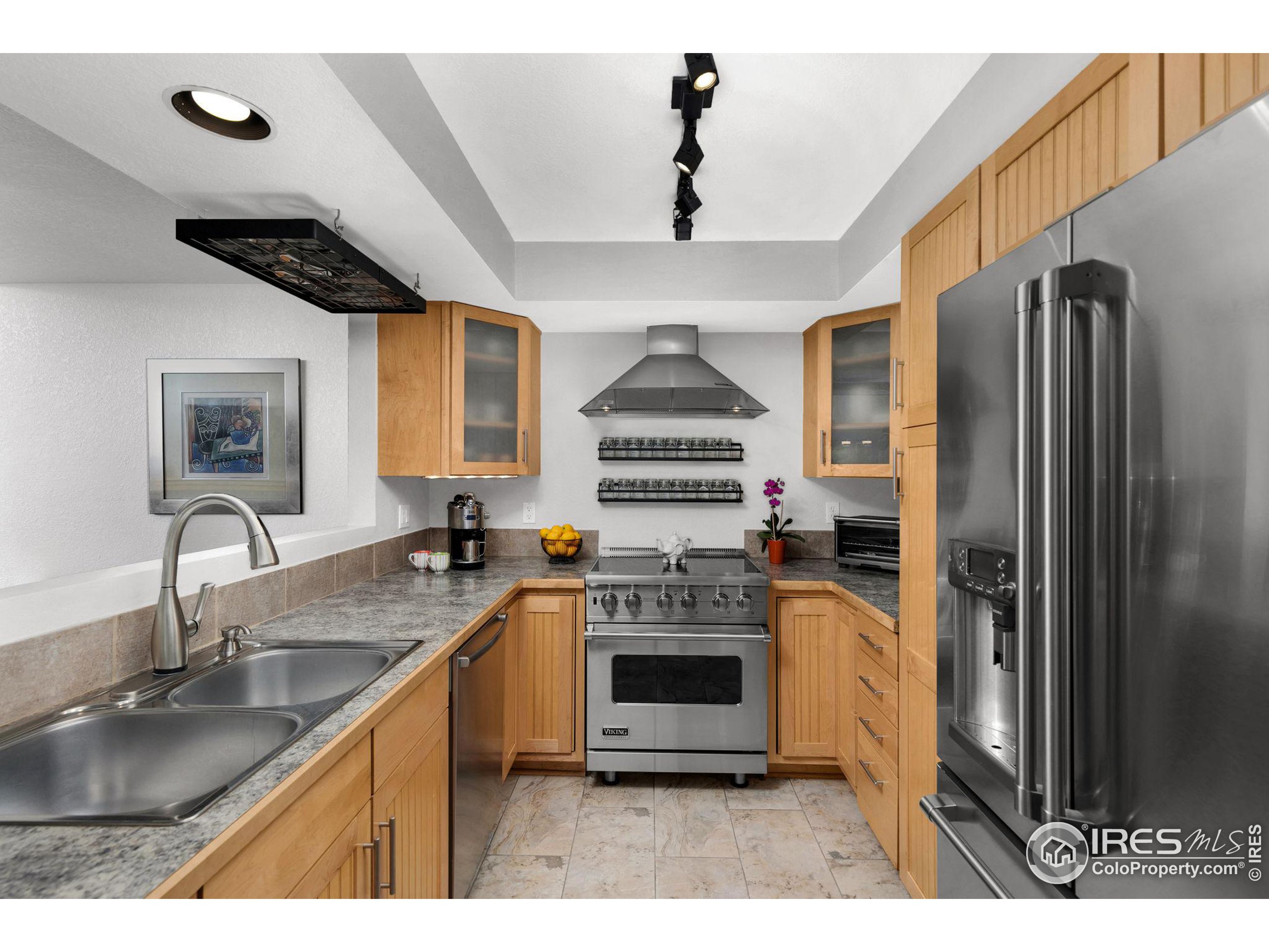 624 Pearl St Unit: 203