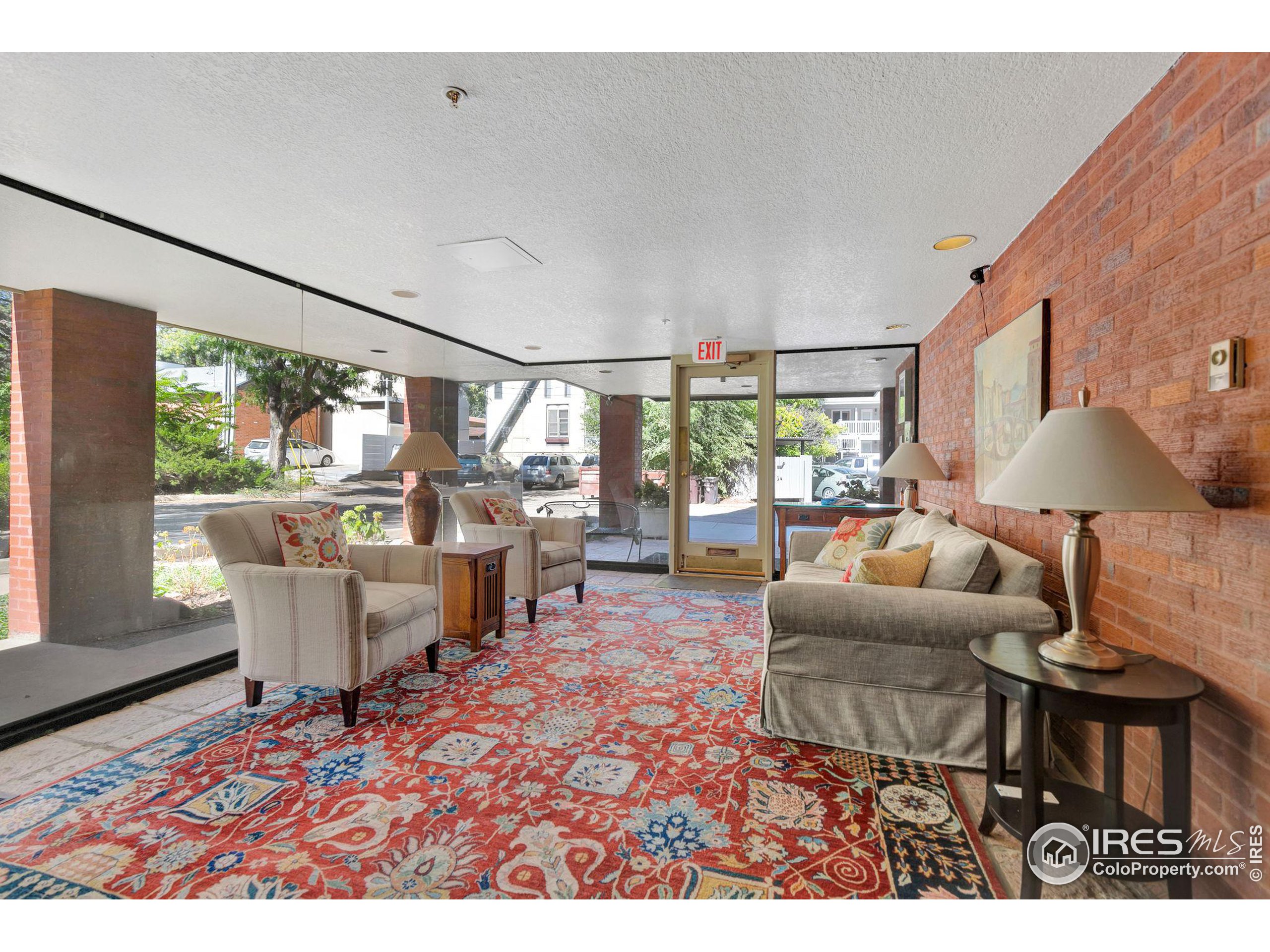 624 Pearl St Unit: 203