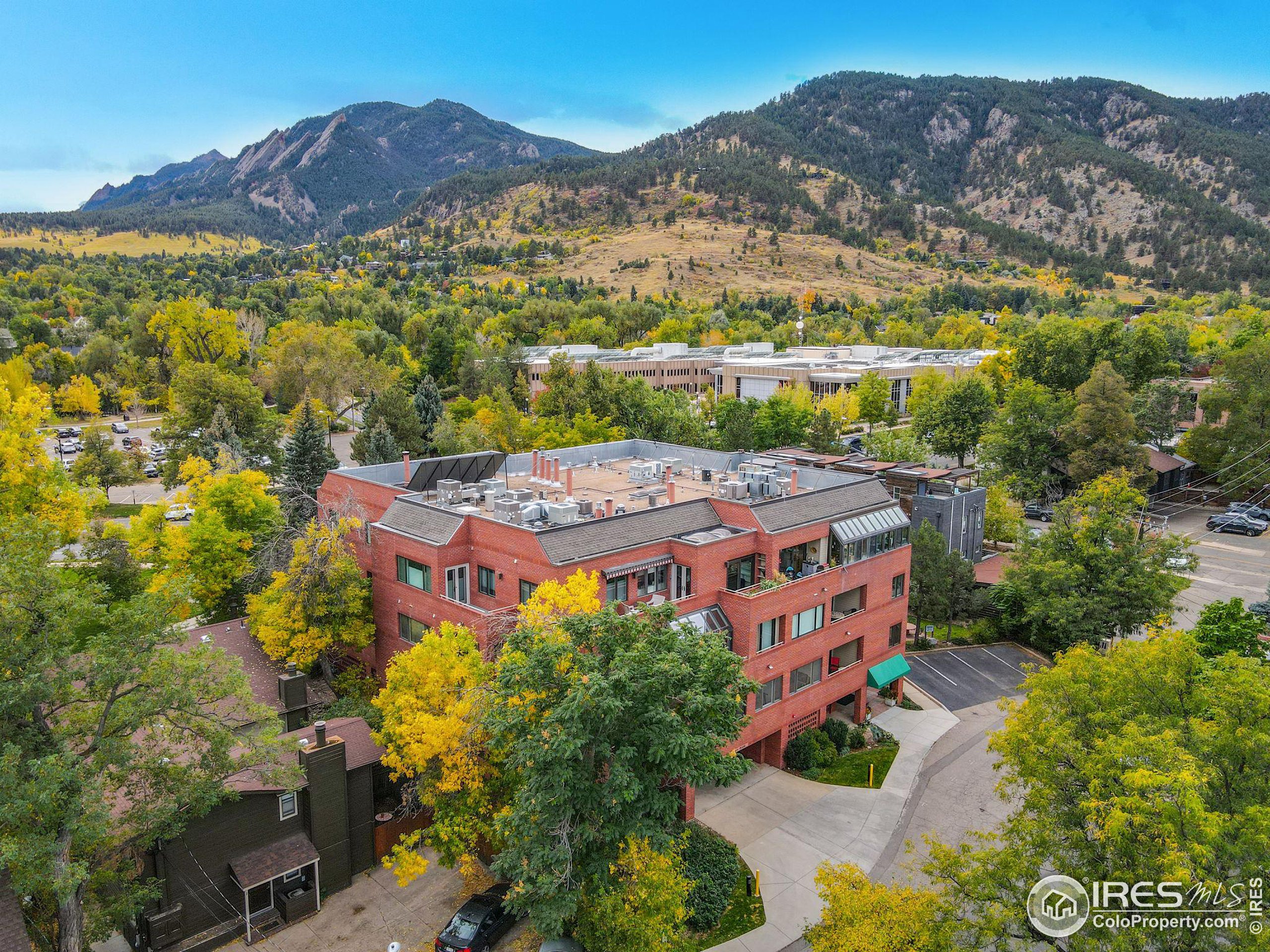 624 Pearl St Unit: 203