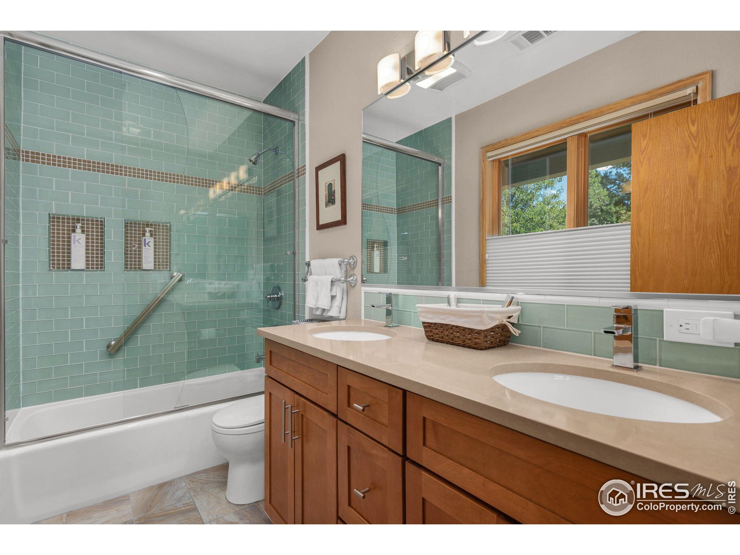 624 Pearl St Unit: 203