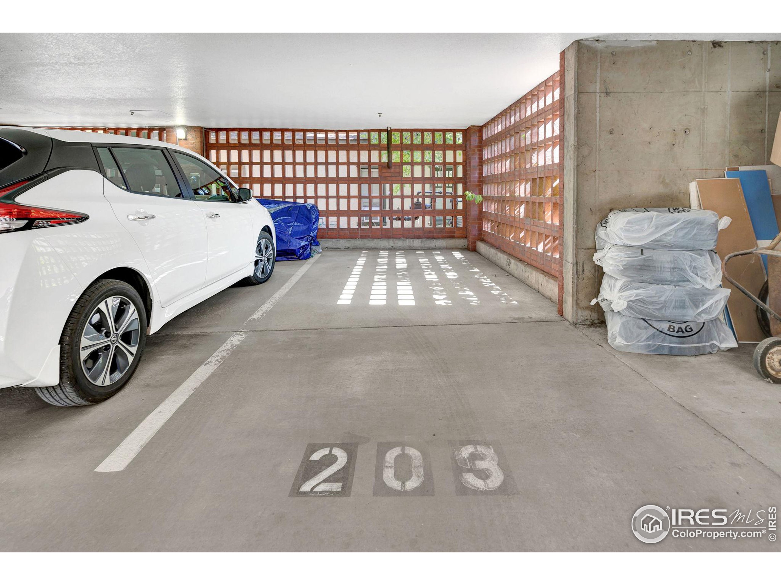 624 Pearl St Unit: 203