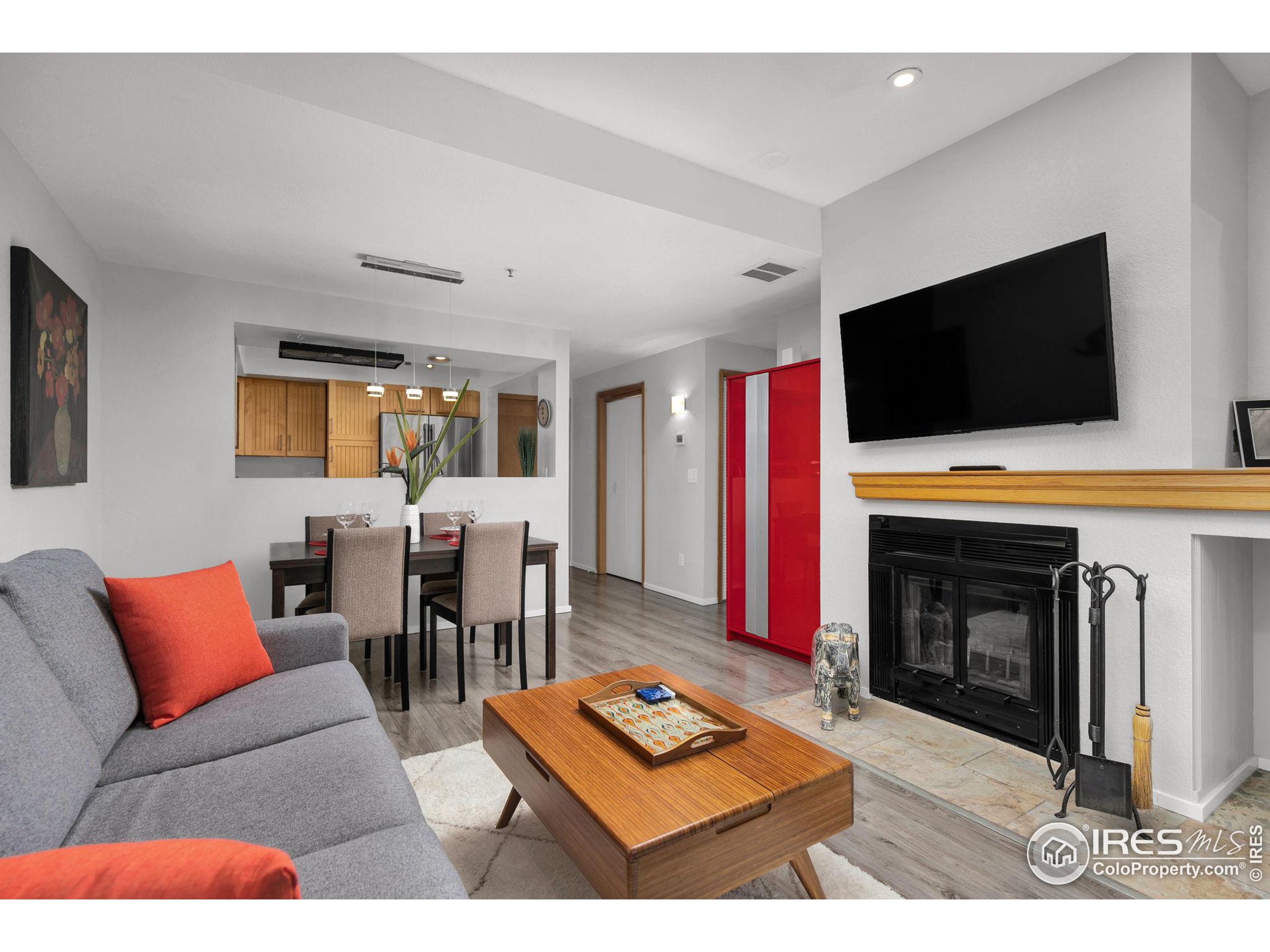 624 Pearl St Unit: 203