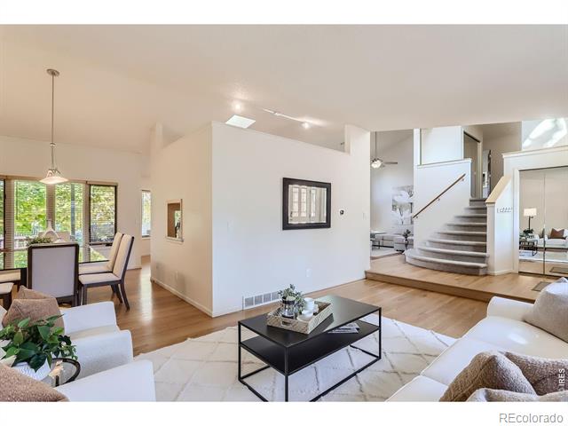 1219 Twin Peaks Circle