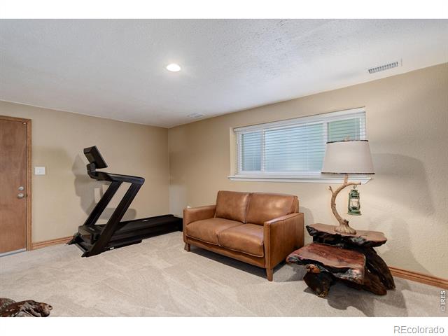 9852 Zephyr Drive