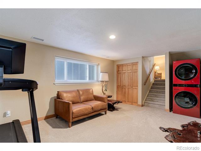 9852 Zephyr Drive
