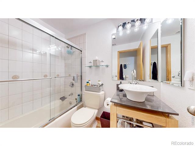 624 Pearl Street Unit: 203
