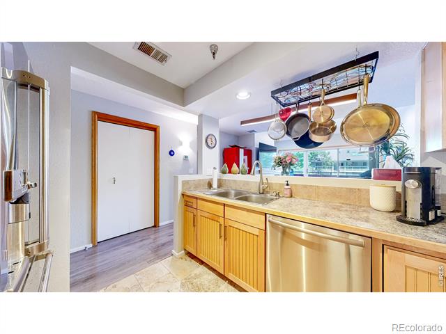 624 Pearl Street Unit: 203
