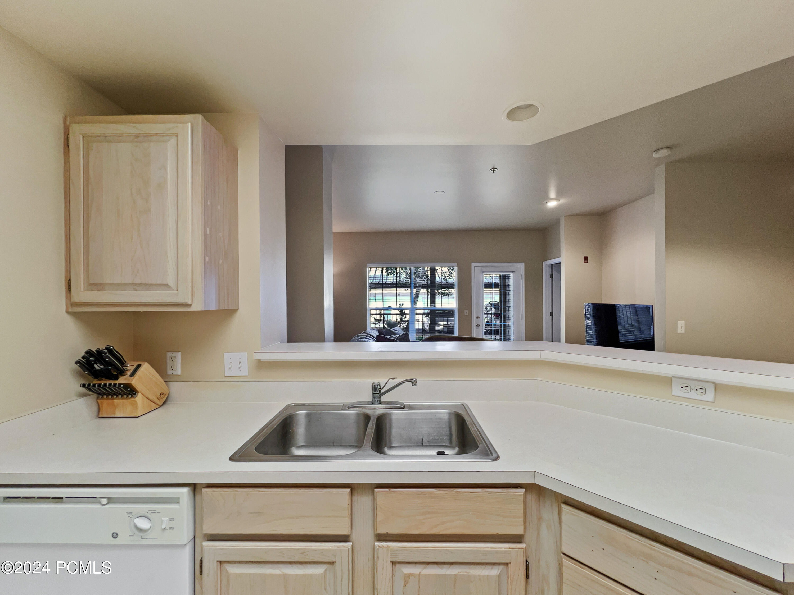 900 Bitner Road, Apt M12