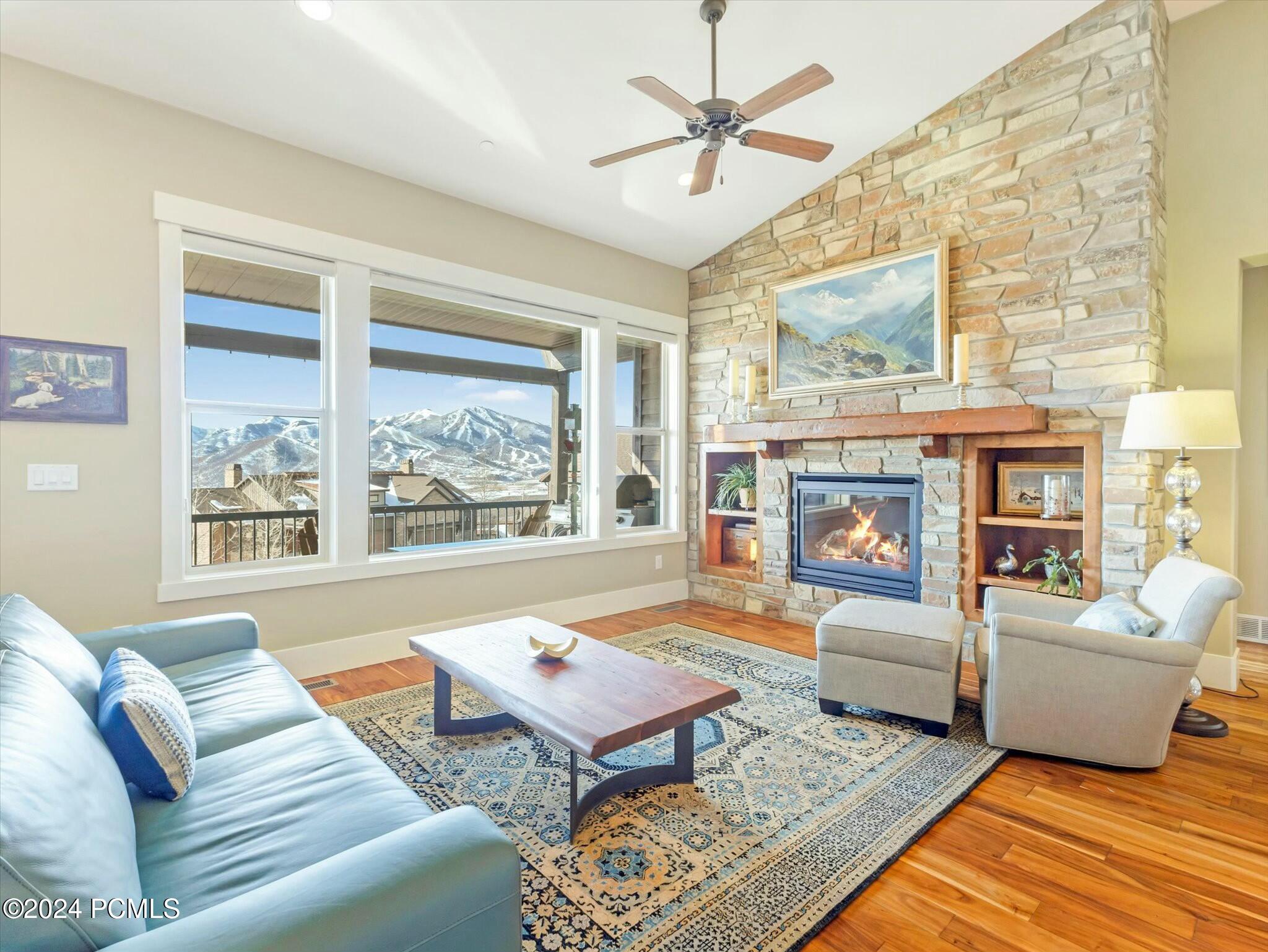 1628 E Viewside Circle