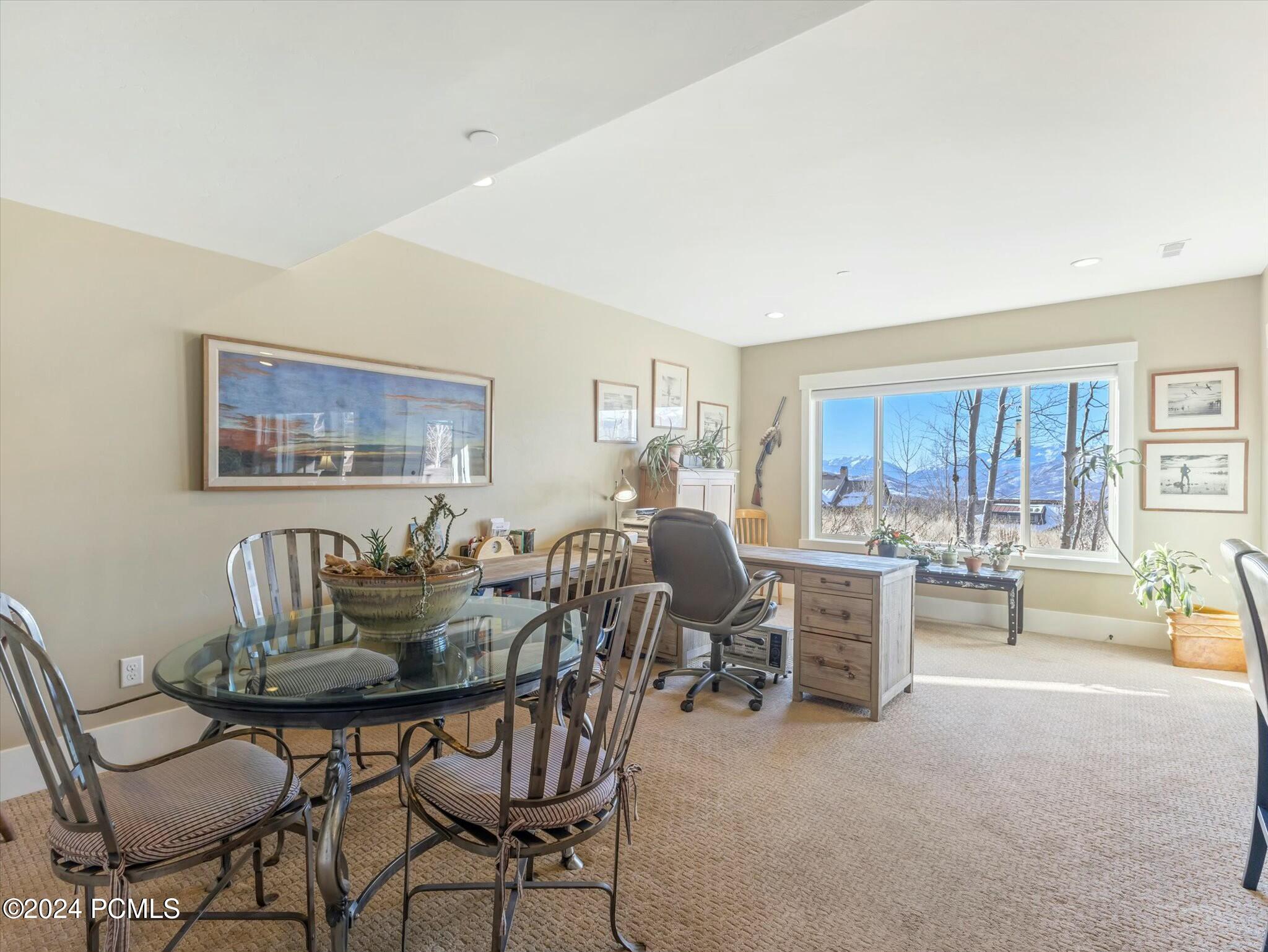 1628 E Viewside Circle
