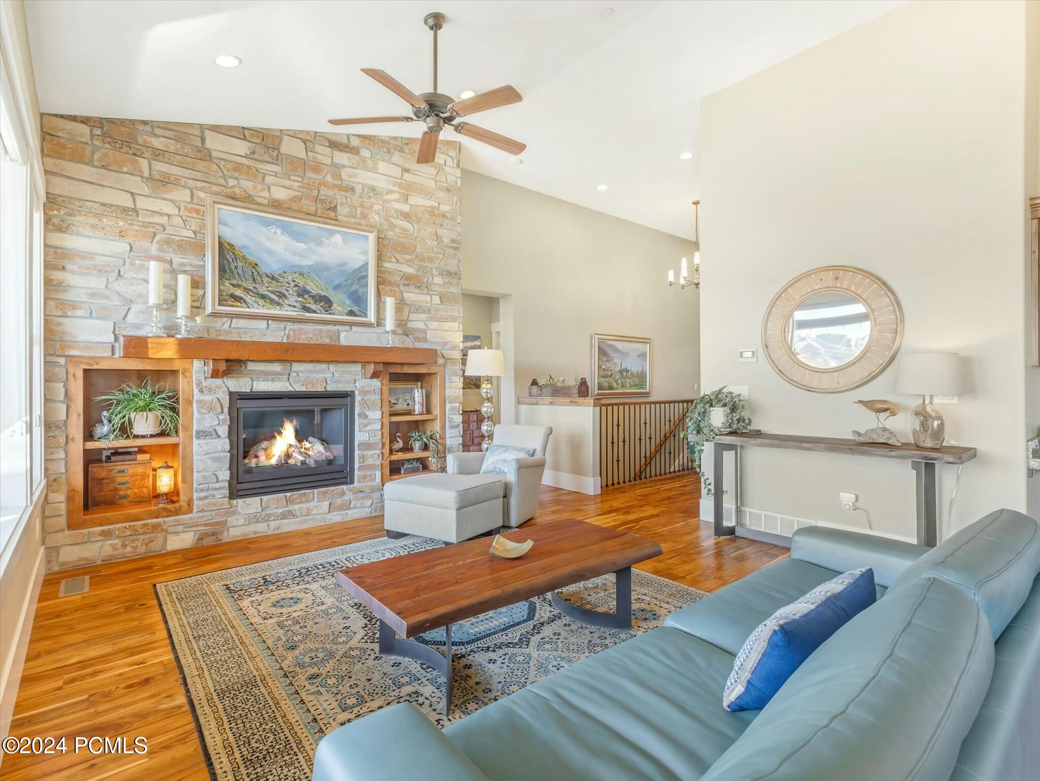 1628 E Viewside Circle