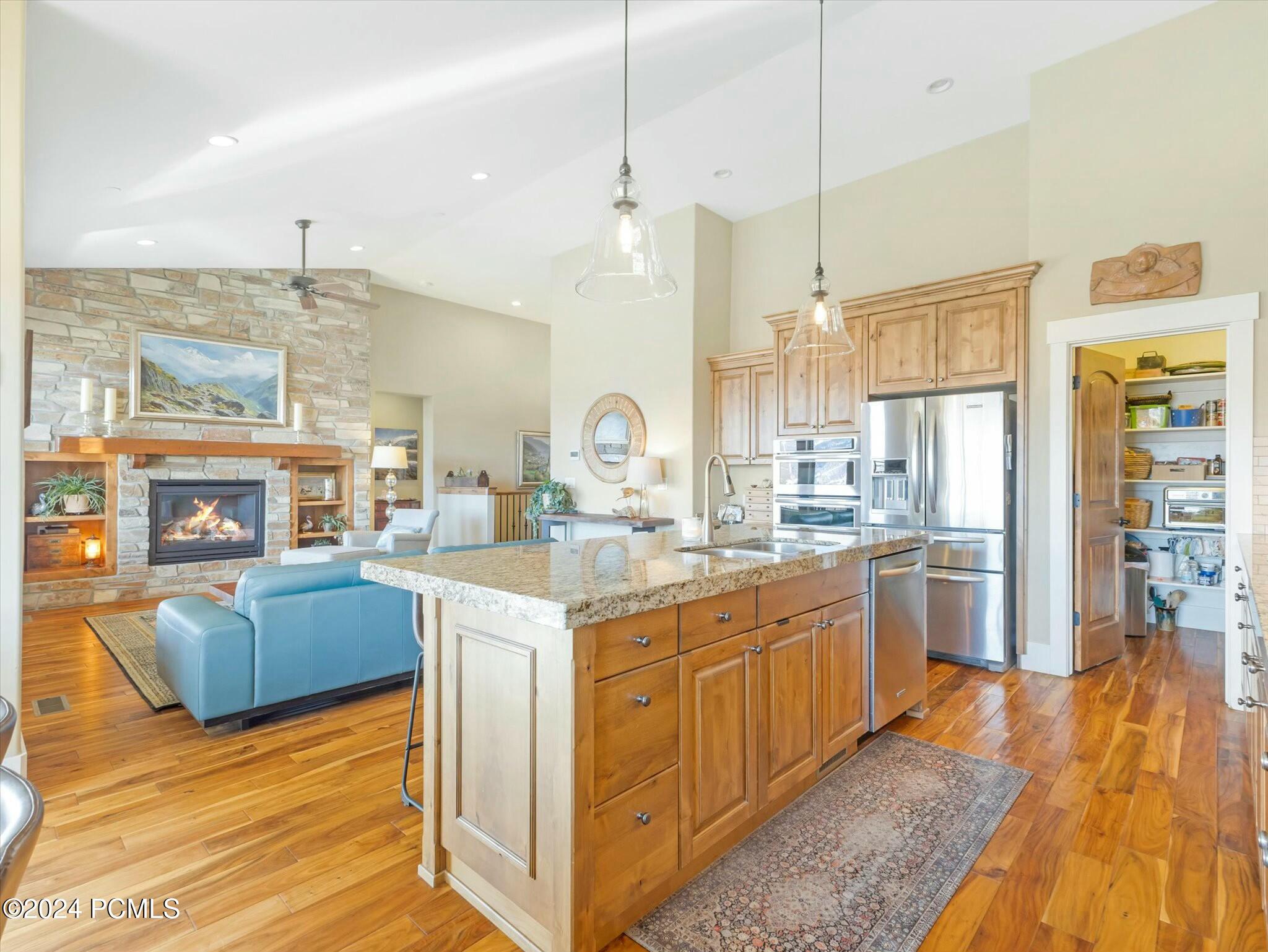 1628 E Viewside Circle