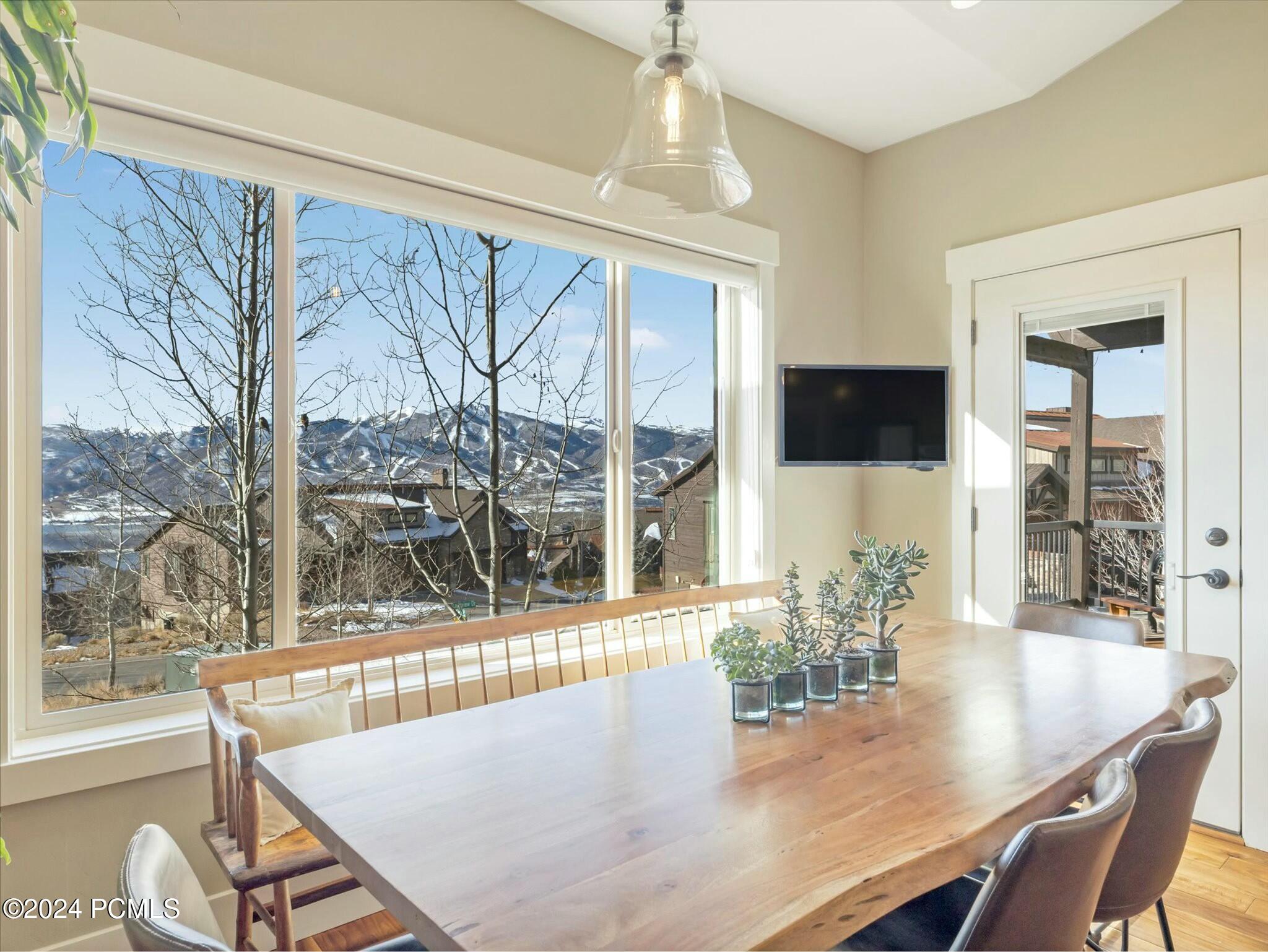 1628 E Viewside Circle