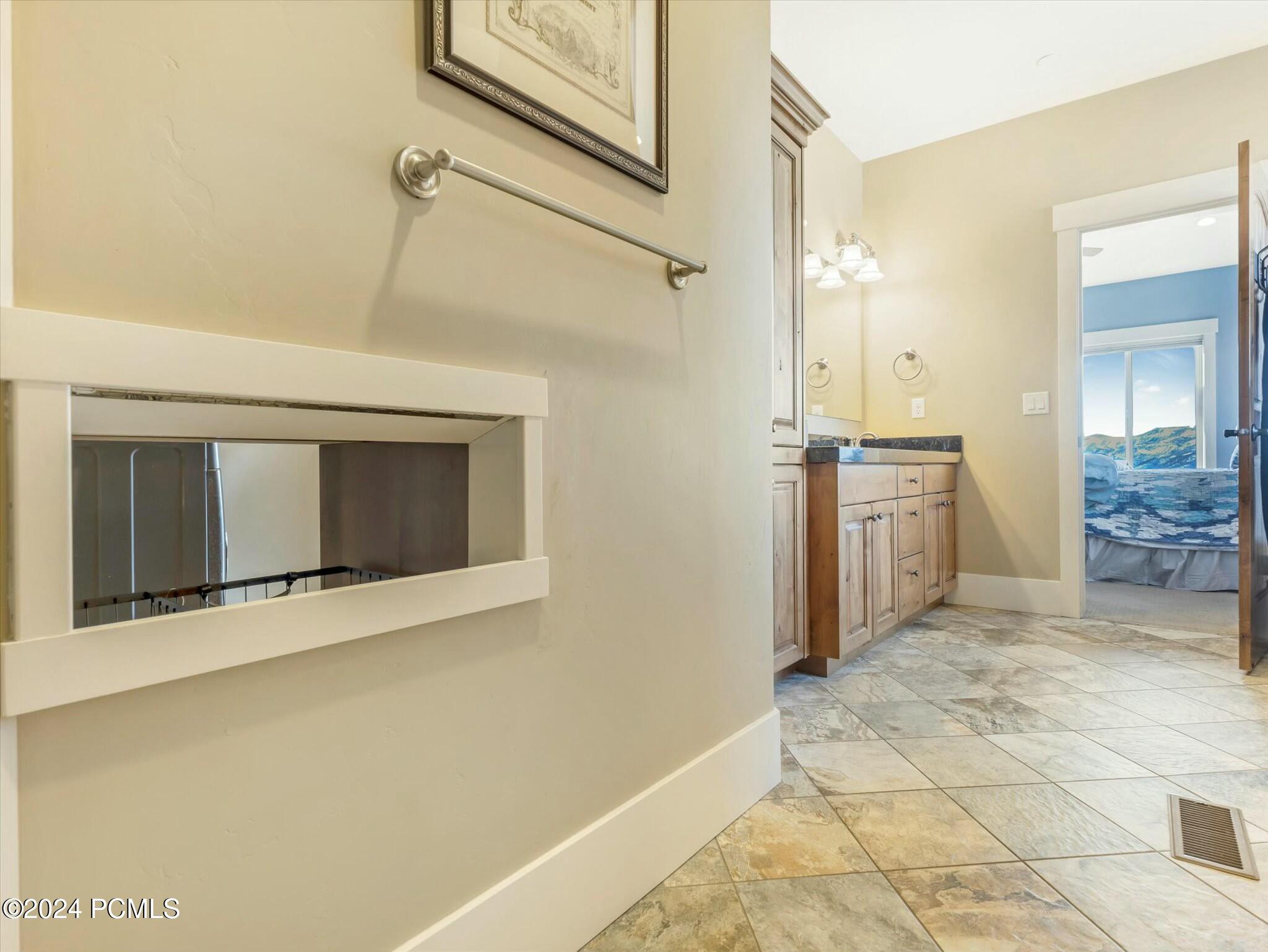1628 E Viewside Circle